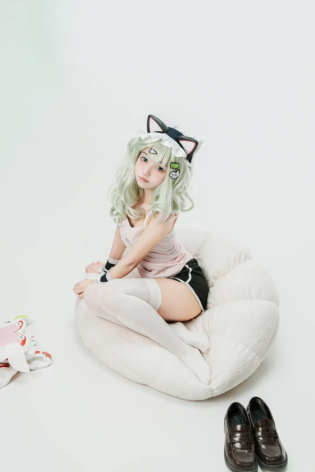 Zenless Zone Zero, Sunna cosplay, Cosplay photography, KFC collaboration, White stockings - Image 7