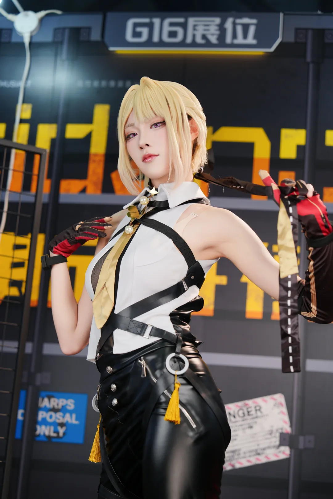绝区零, cosplay, 漫展返图, 伊芙琳cos, 皮裤穿搭
