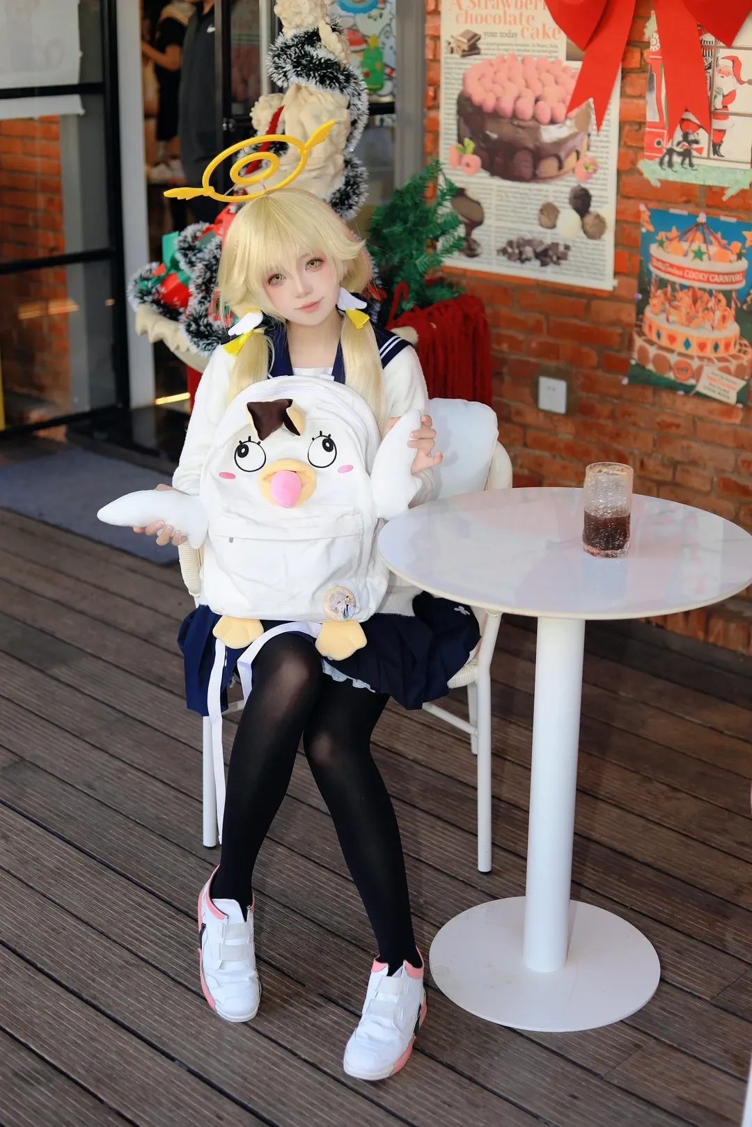 蔚蓝档案, cosplay日常, 黑丝cos, 日富美cos, 毛绒背包 - 第1张