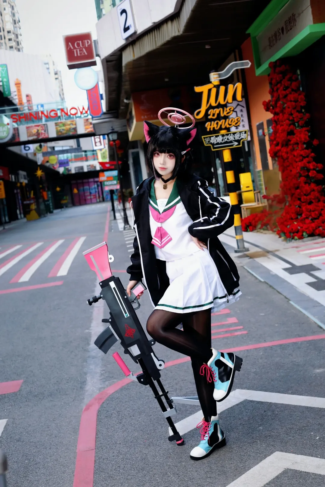 ブルーアーカイブ, 二次元コスプレ, 杏山カズサ コスプレ, ストリートフォト, 黒ストッキング屋外撮影