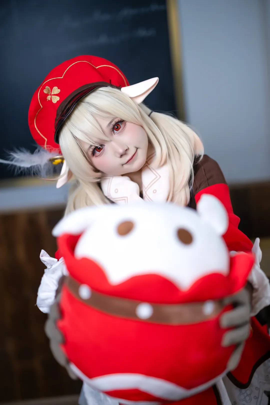 原神, クレー コスプレ, 白ストッキング, 原神コスプレ, ドードーコぬいぐるみ - 1枚目