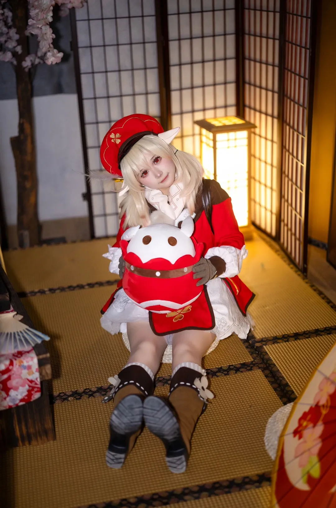 原神, 可莉cos, 白丝, 原神cosplay, 嘟嘟可玩偶