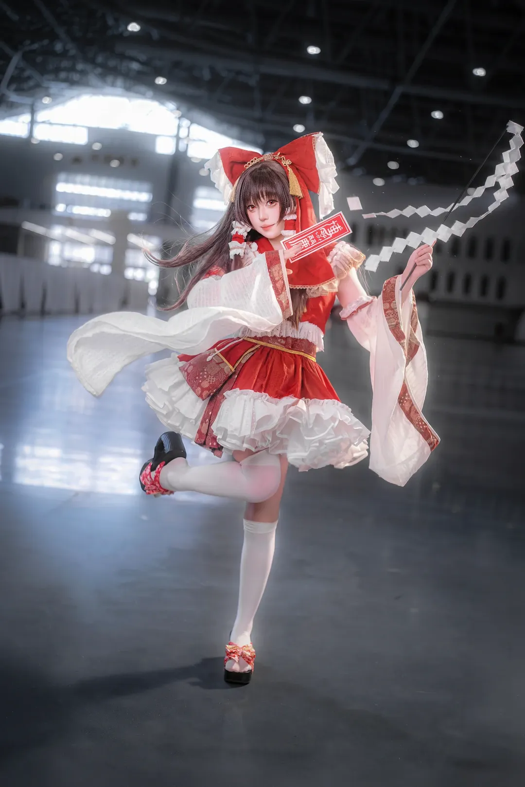 博丽灵梦cos, 东方project, 漫展场照, 白丝穿搭, cosplay返图