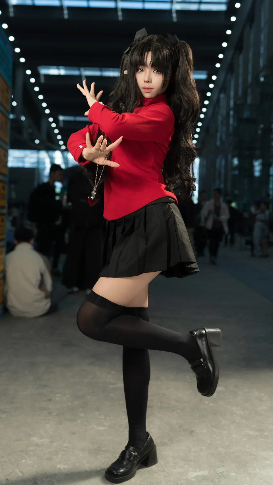 Fate/Grand Order, イベント写真, 遠坂凛 コスプレ, 赤黒の制服, ニーハイストッキング