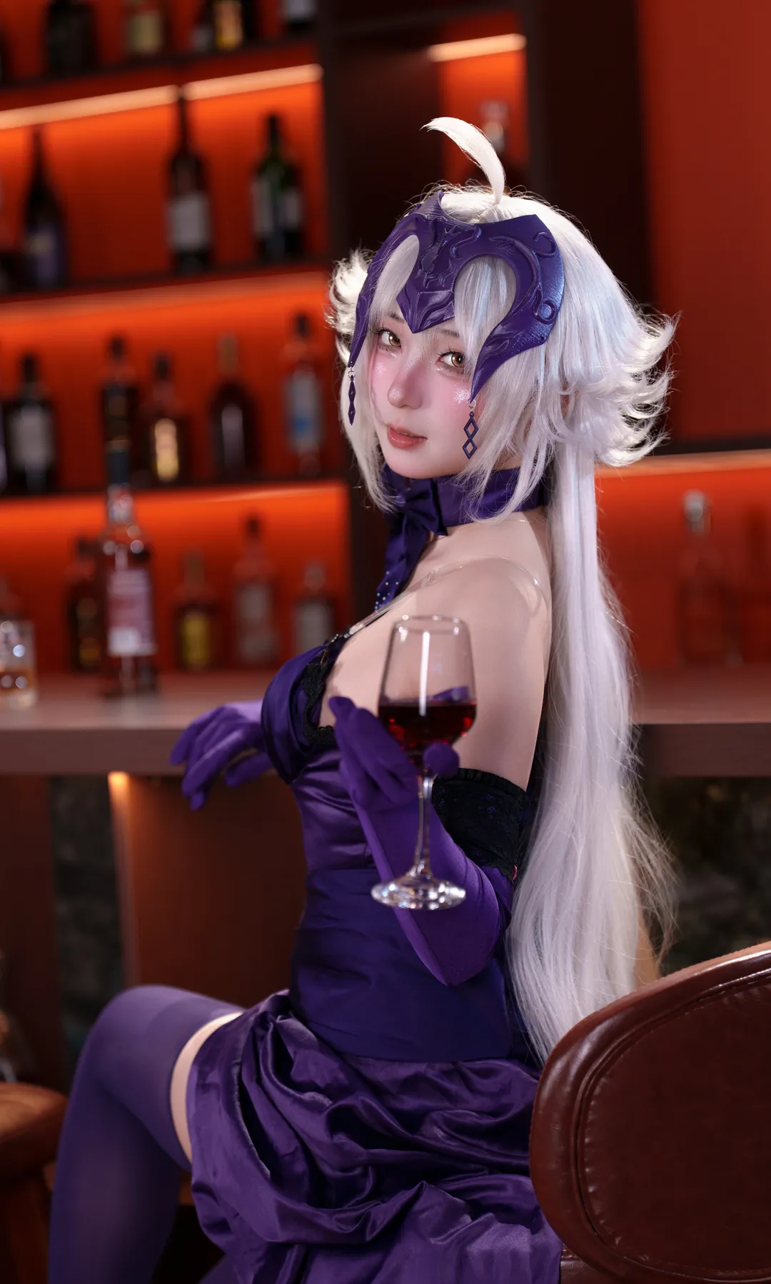 Fate/Grand Order, ジャンヌ・ダルク（オルタ）コスプレ, 酔いジャンヌ, コスプレ撮影, 紫色のストッキング - 1枚目