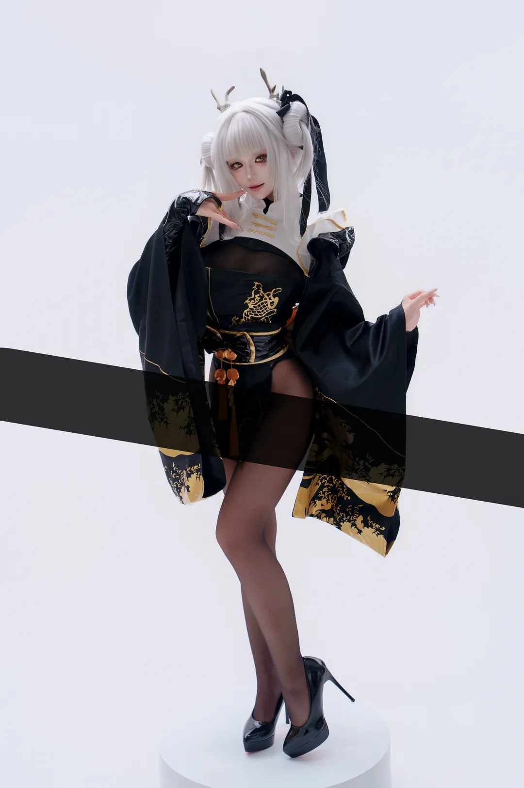 ブラン：ホワイトラビット コスプレ, 和風撮影, 二次元コスプレ, 黒タイツ コーデ, NIKKE - 2枚目