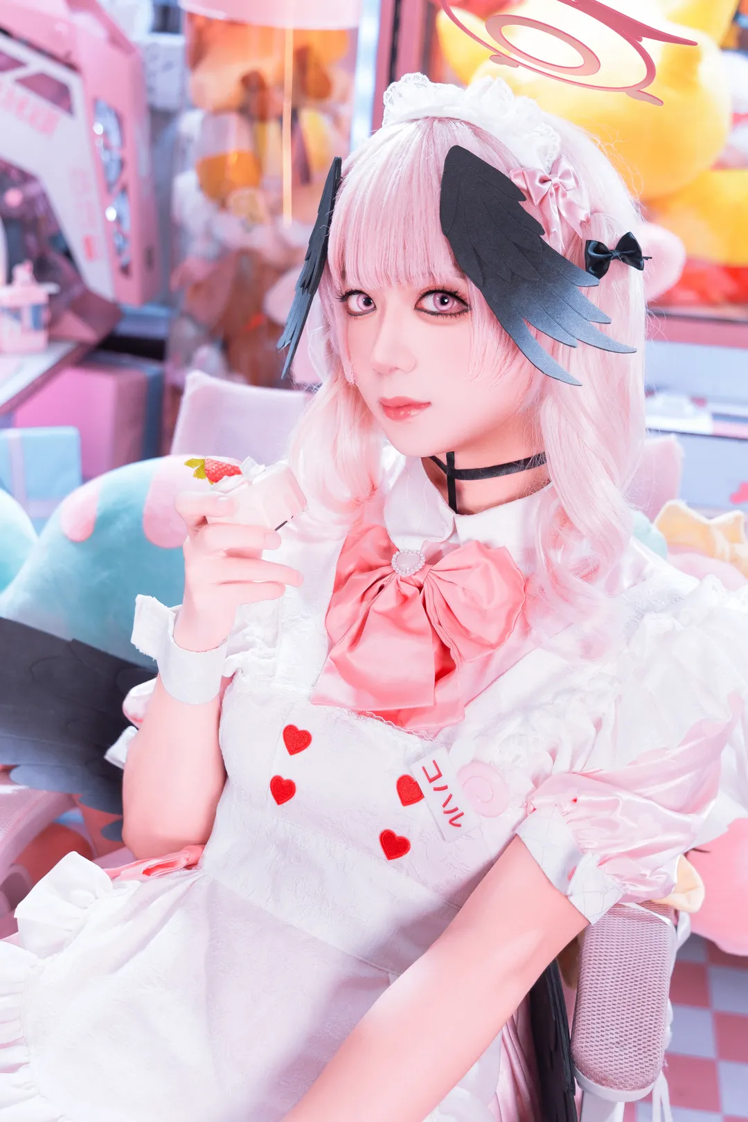 二次元少女, 蔚蓝档案, 下江小春cos, cosplay摄影, 粉色系女仆装 - 第2张