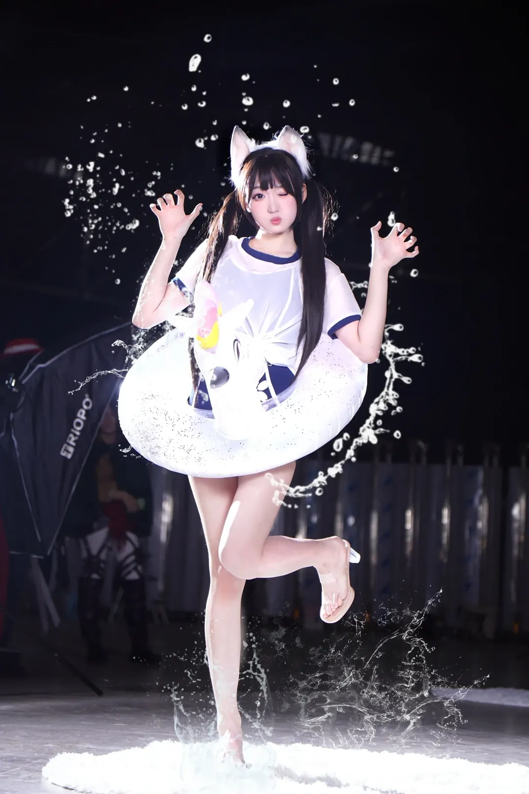 NARAKA: BLADEPOINT, Anime convention cosplay, Kurumi Tsuchimikado cosplay, Taiyuan Comic Con, Water splash effects - Image 4