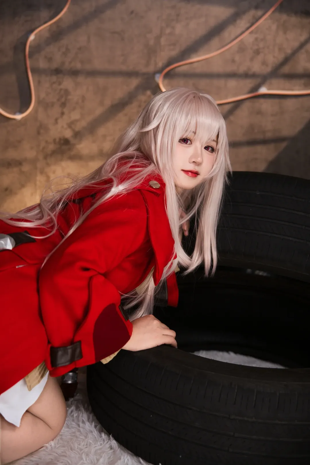 崩坏星穹铁道, 克拉拉cos, 工业风摄影, cosplay造型, 红大衣穿搭 - 第1张