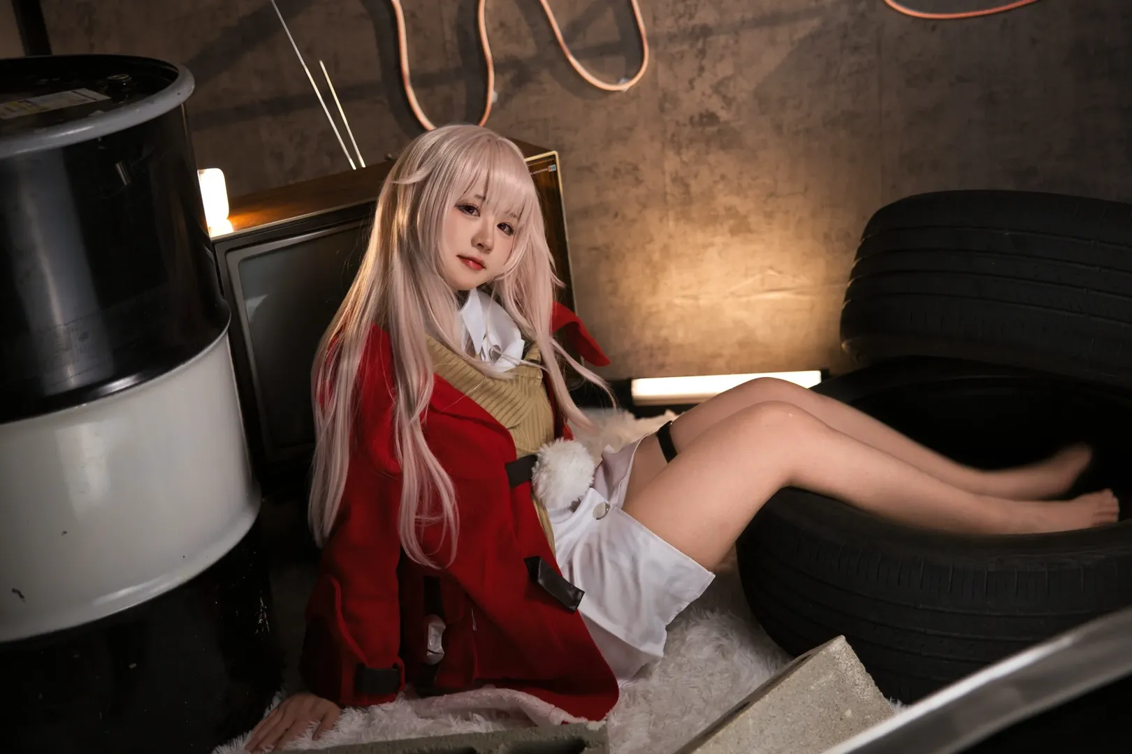 崩坏星穹铁道, 克拉拉cos, 工业风摄影, cosplay造型, 红大衣穿搭 - 第3张