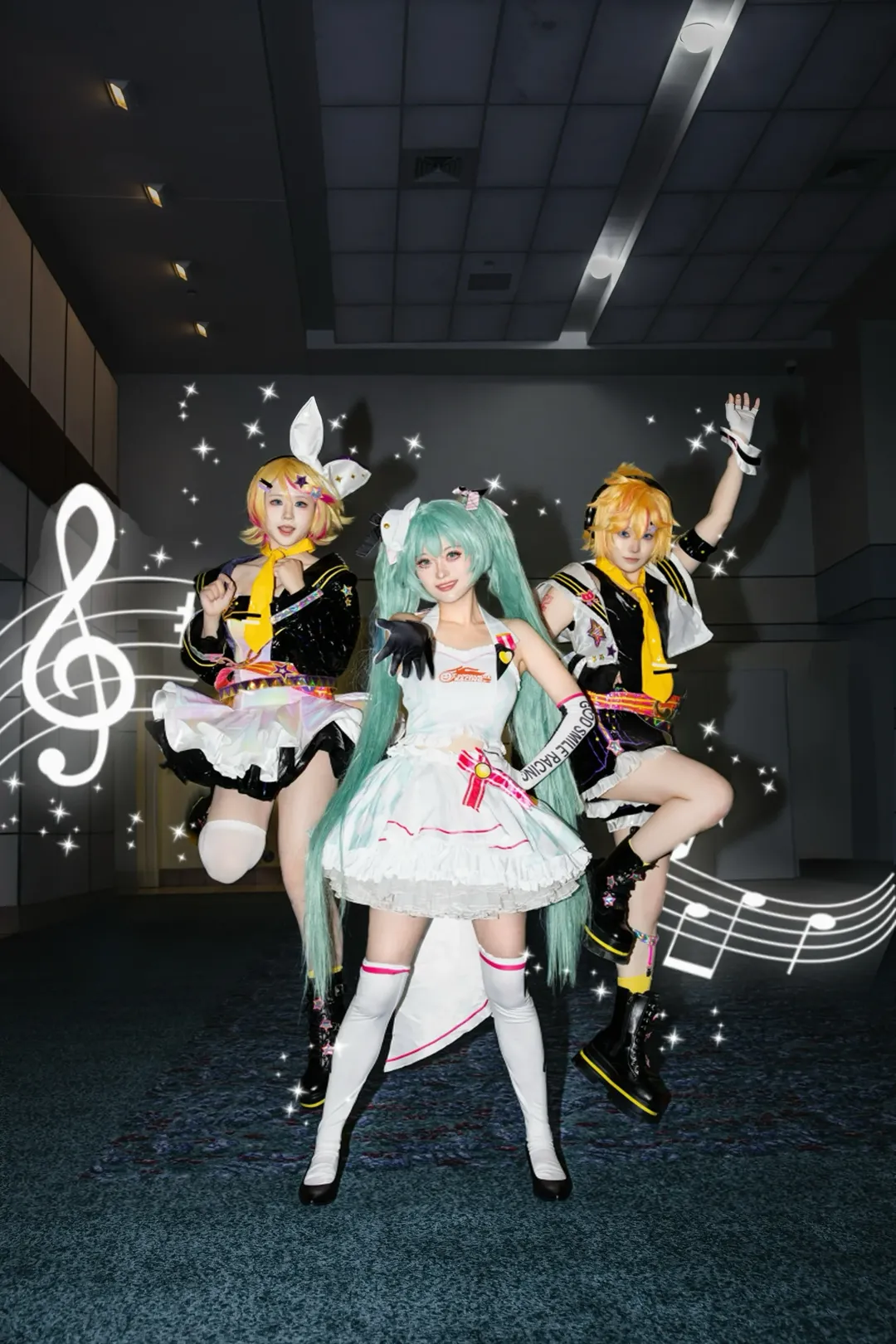 初音未来cos, 丝袜穿搭, Vocaloid, 喵斯快跑, 镜音双子cos - 第1张