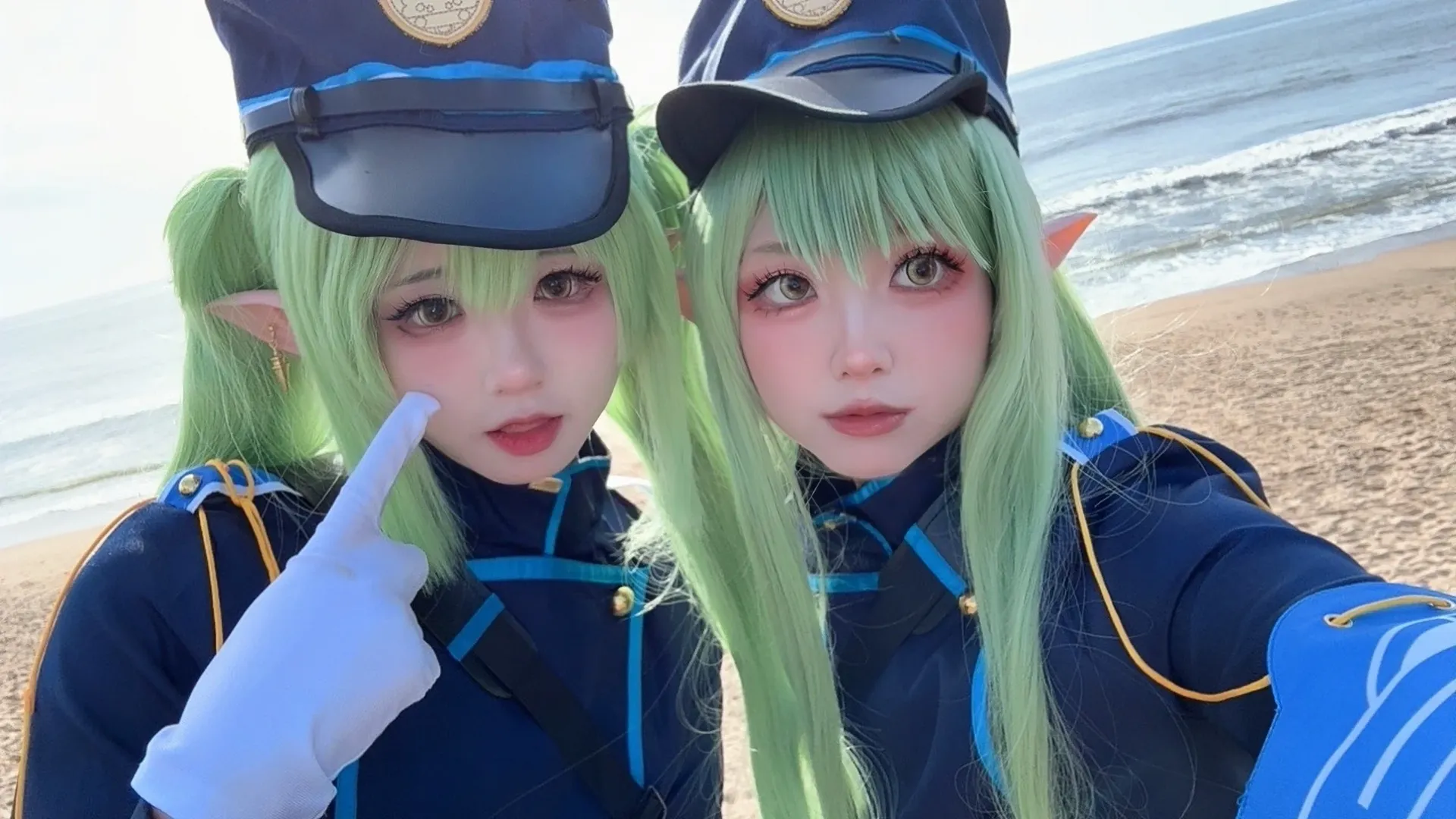 蔚蓝档案, 铁道双子cos, 绿发精灵耳cos, 双人外景摄影, 铁道制服穿搭 - 第4张