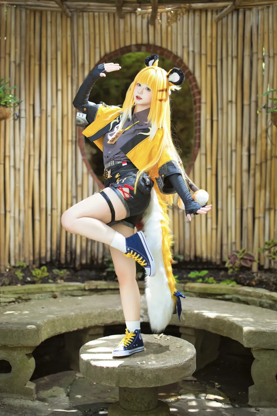 Zenless Zone Zero, Outdoor photography, Ju Fufu cosplay, Cosplay outfit, Animal-eared girl cosplay - Image 3