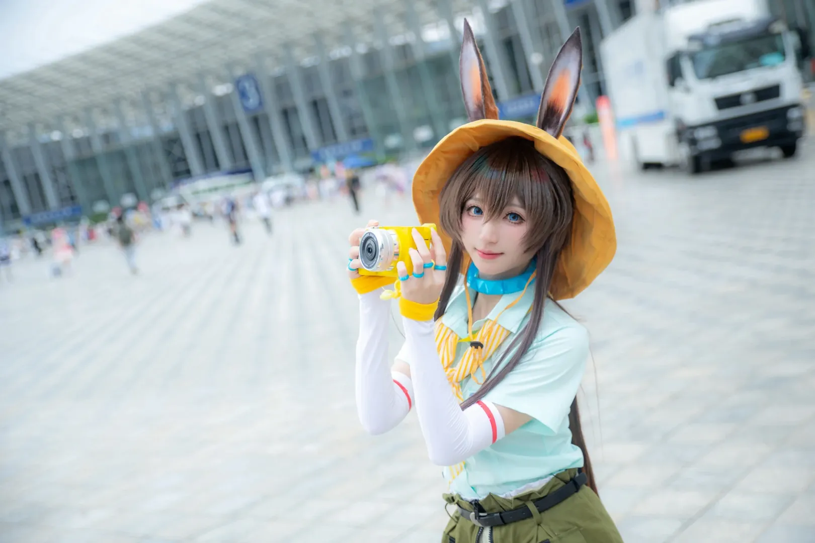 Arknights, Amiya cosplay, Portrait photography, CD29 convention photos, Convention styling - Image 1