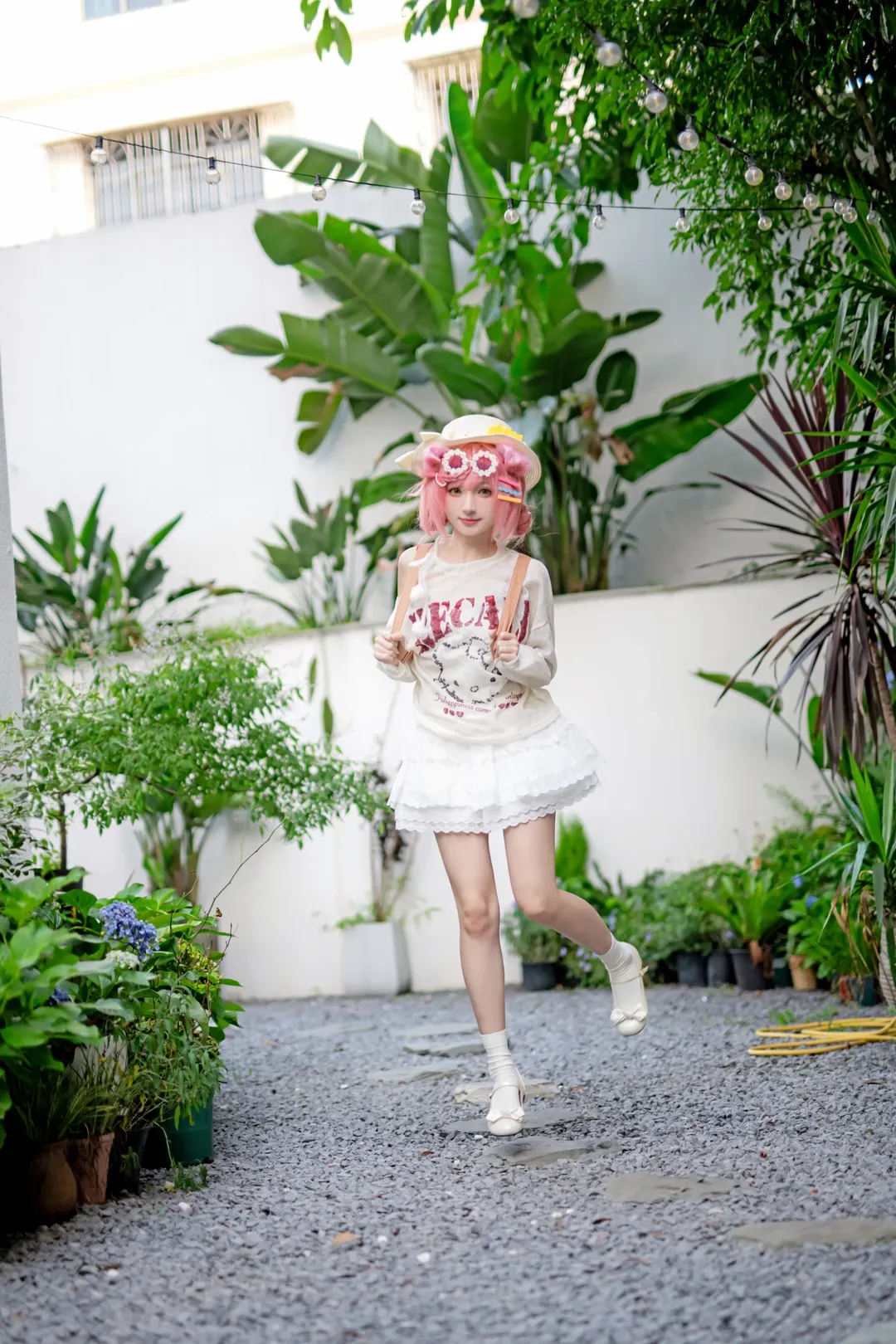 明日方舟, 澄闪cos, 户外人像摄影, 粉色头发cos, 猫咪互动 - 第5张