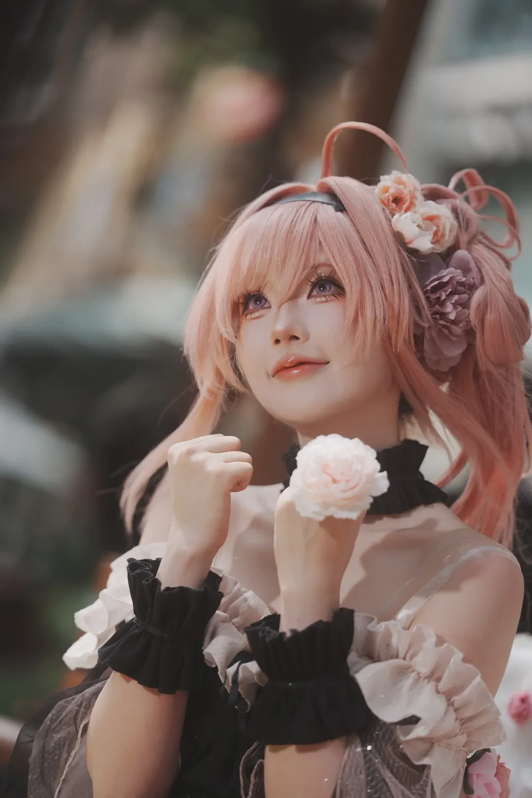 Pink hair cosplay, Cosplay sharing, Black and white ruffle outfit, Convention photo shoot, Silk flower accessories - Image 12