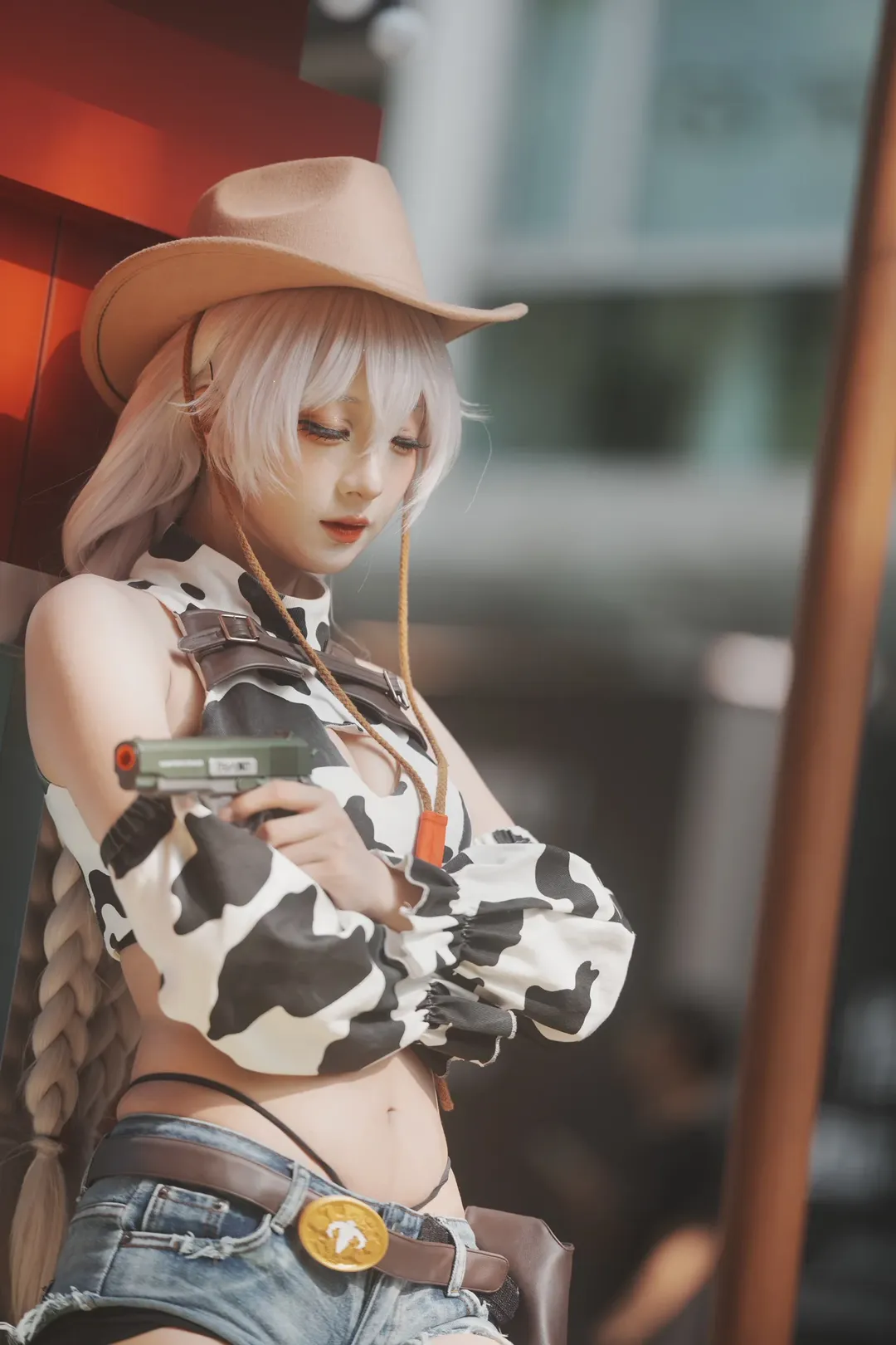 Azur Lane cosplay, Convention photography, Western cowboy style, Cow print top, Silver-white braided hair - Image 3