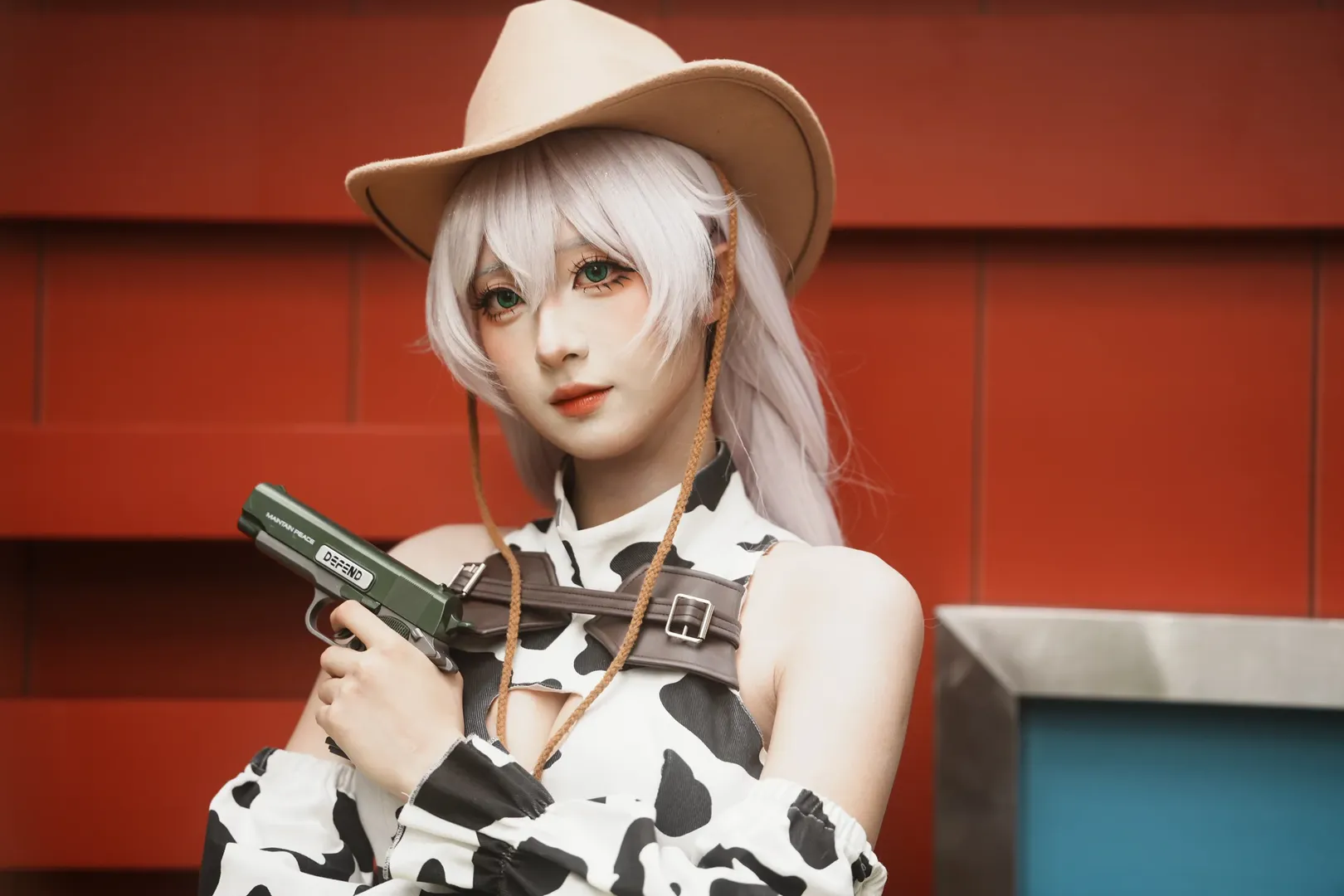 Azur Lane cosplay, Convention photography, Western cowboy style, Cow print top, Silver-white braided hair - Image 5