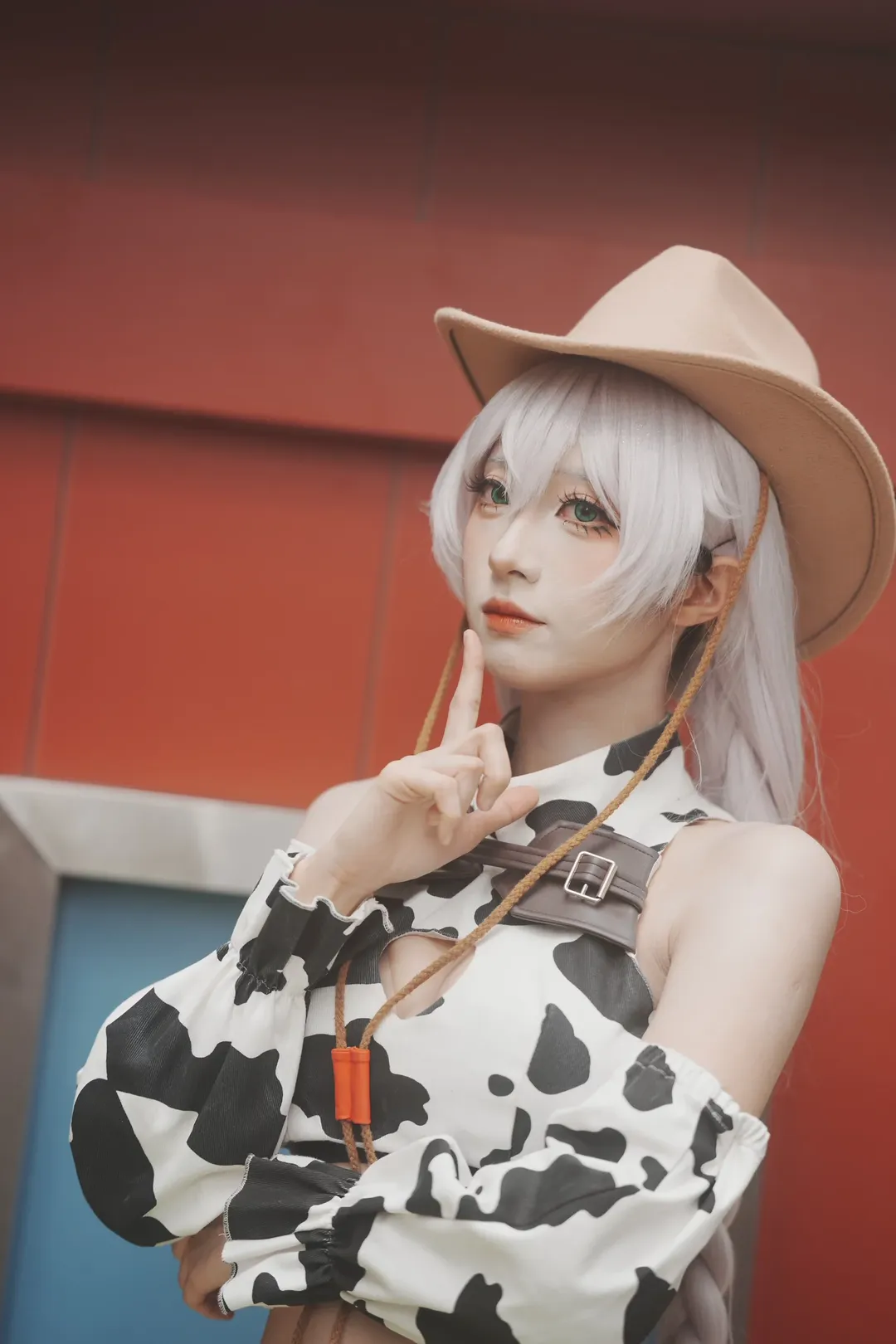 Azur Lane cosplay, Convention photography, Western cowboy style, Cow print top, Silver-white braided hair - Image 7