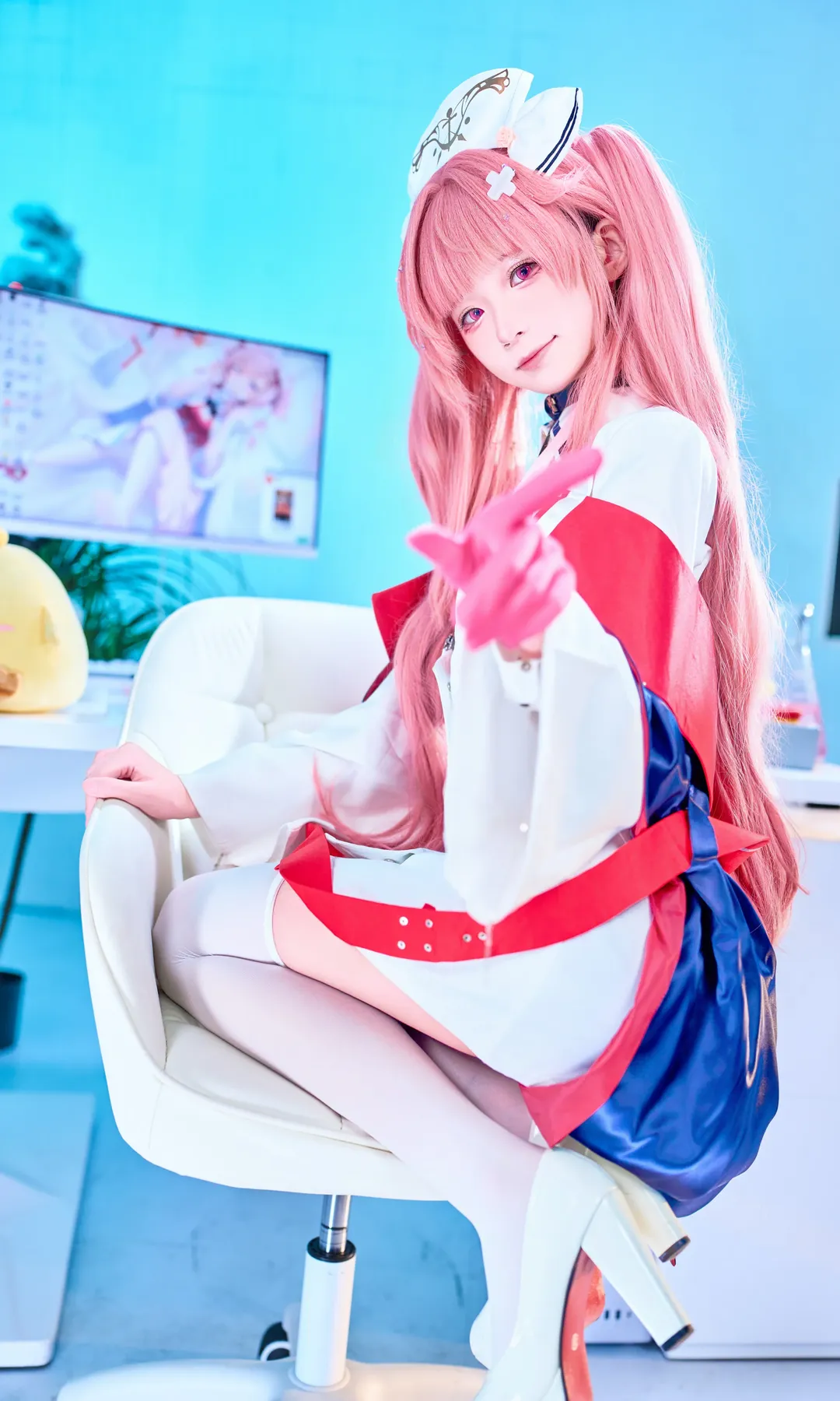 碧蓝航线, 护士服cosplay, 英仙座cos, 双马尾粉发, 白丝医疗风 - 第5张