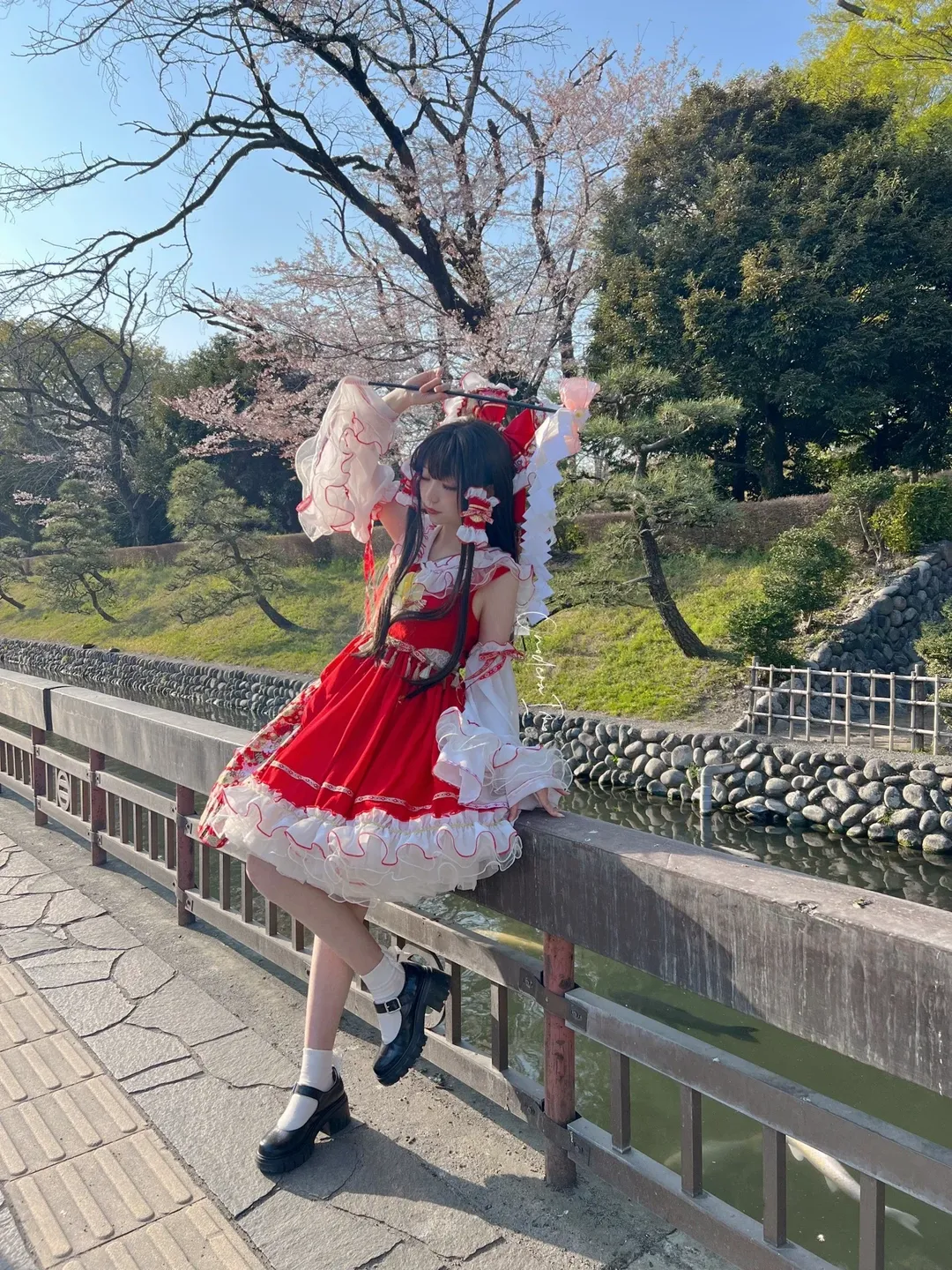 博麗霊夢コスプレ, 東方Project, 日本庭園, 巫女服, 白タイツコスプレ - 5枚目