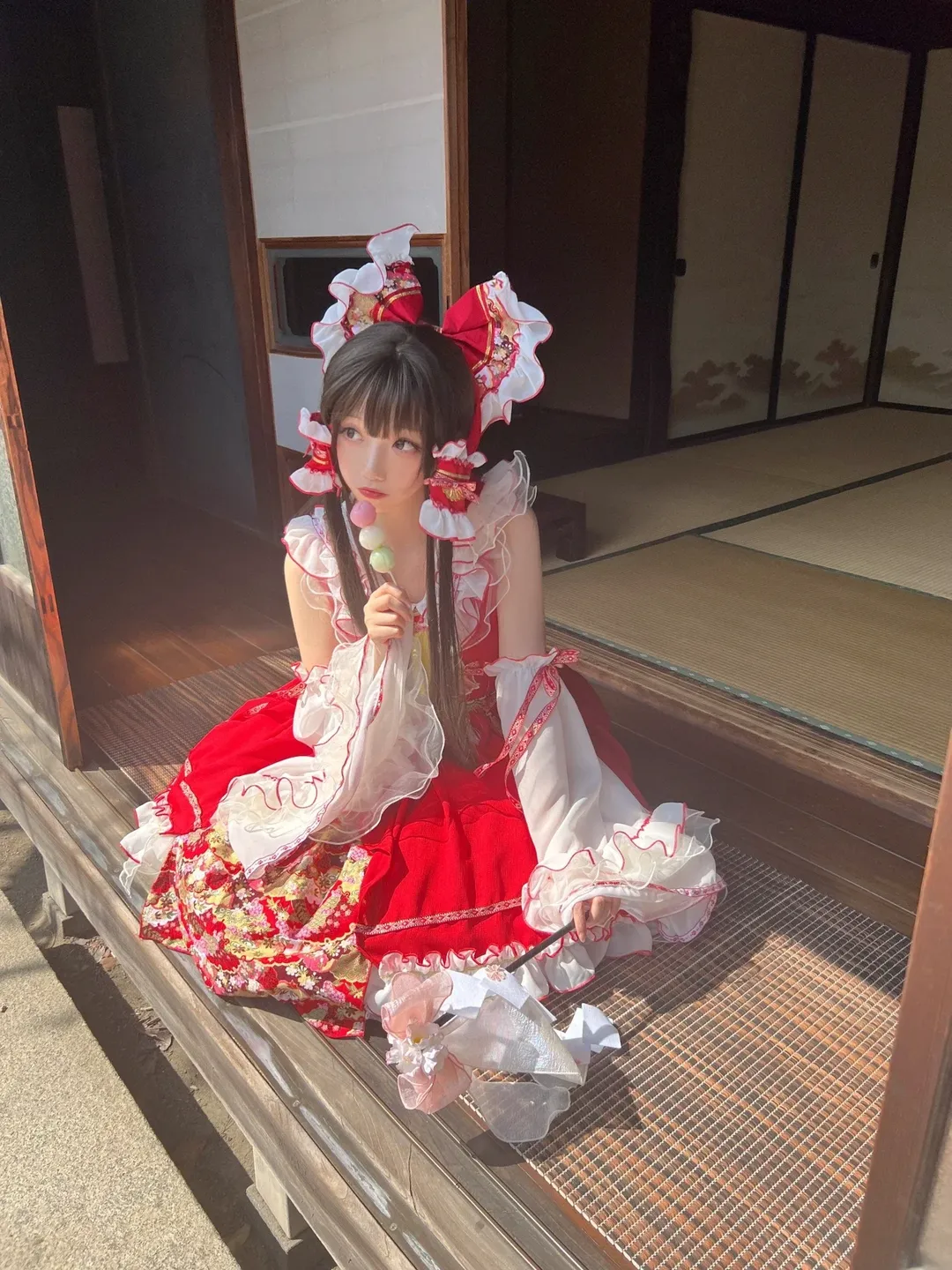 博麗霊夢コスプレ, 東方Project, 日本庭園, 巫女服, 白タイツコスプレ - 6枚目