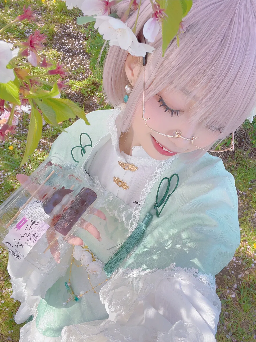 Photography, Fate/Grand Order, White stockings, Cherry blossom season, Mash Kyrielight cosplay - Image 2