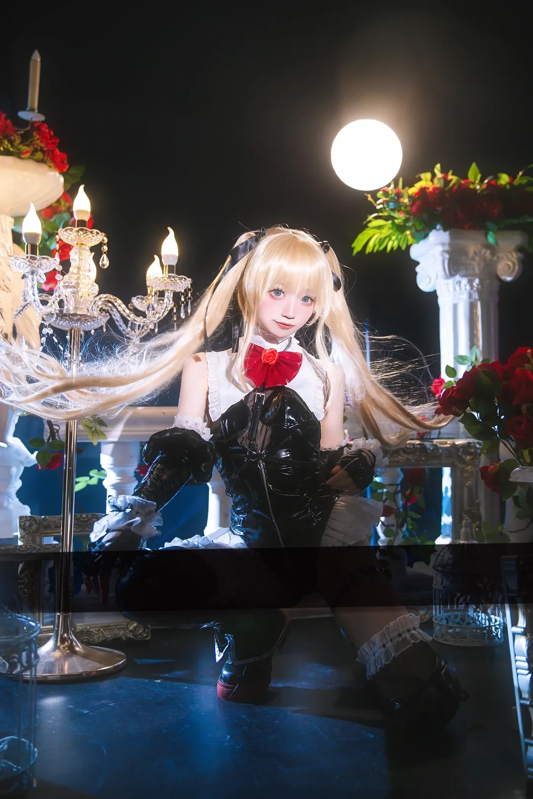 二次元コスプレ, デッド オア アライブ, マリー・ローズコスプレ, シャイニング・ローズ, 黒ストッキングとニーハイブーツ - 2枚目