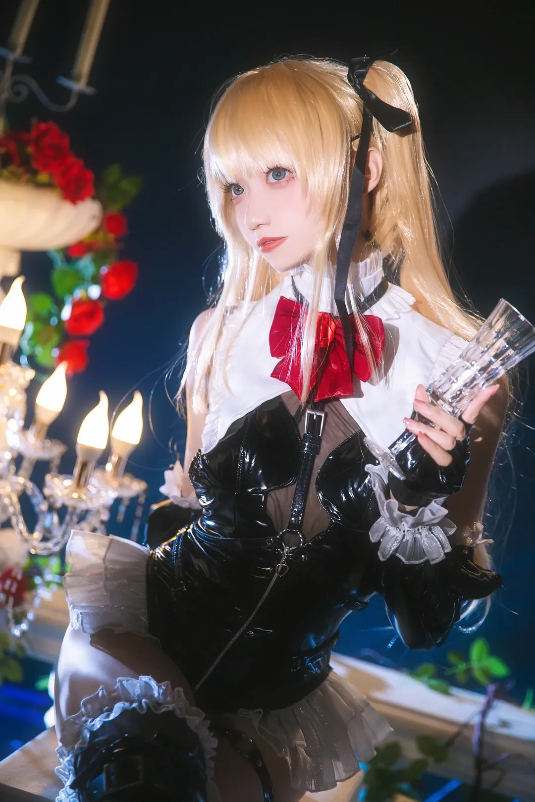 二次元コスプレ, デッド オア アライブ, マリー・ローズコスプレ, シャイニング・ローズ, 黒ストッキングとニーハイブーツ - 3枚目