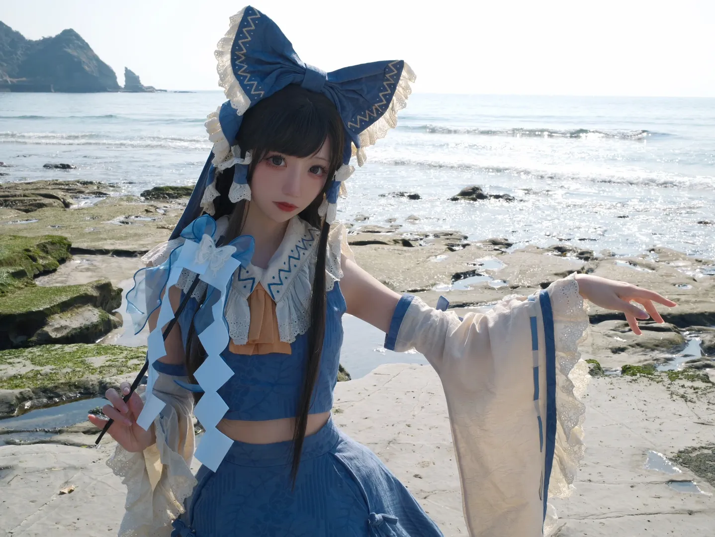 博丽灵梦cos, 东方project, 二次元cosplay, 摄影分享, 海边鸟居 - 第4张