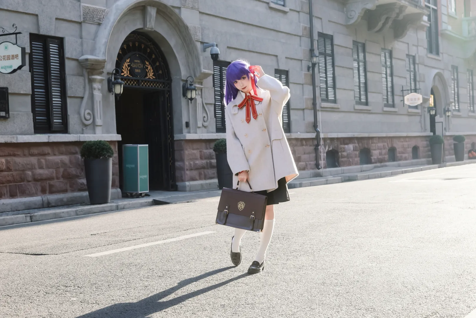 二次元cosplay, Fate系列, 间桐樱cos, 白丝穿搭, 冬日街拍 - 第5张