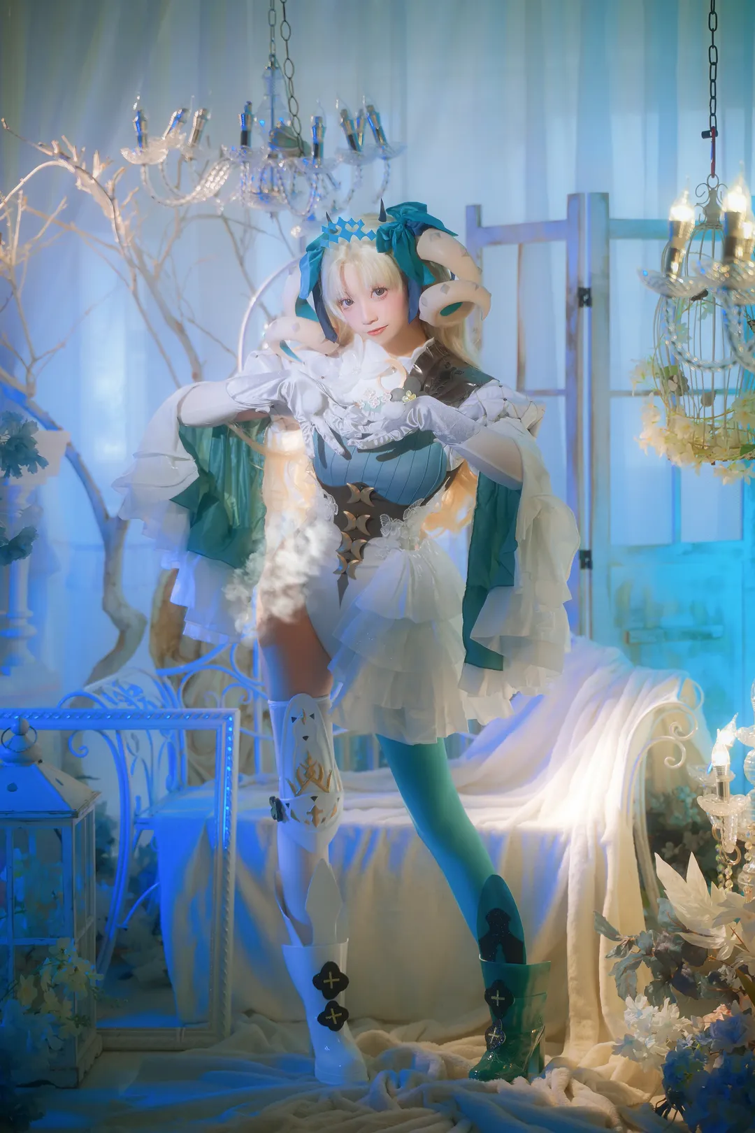 cos正片, Fate/Grand Order, 梦幻蓝调布景, 兽艾蕾cos, 白丝过膝袜 - 第1张