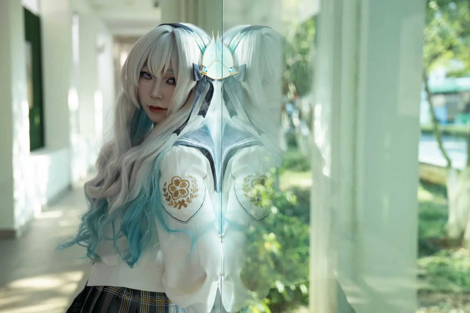 崩坏星穹铁道, 流萤cos, jk制服摄影, 过膝白丝穿搭, 校园日常感 - 第1张