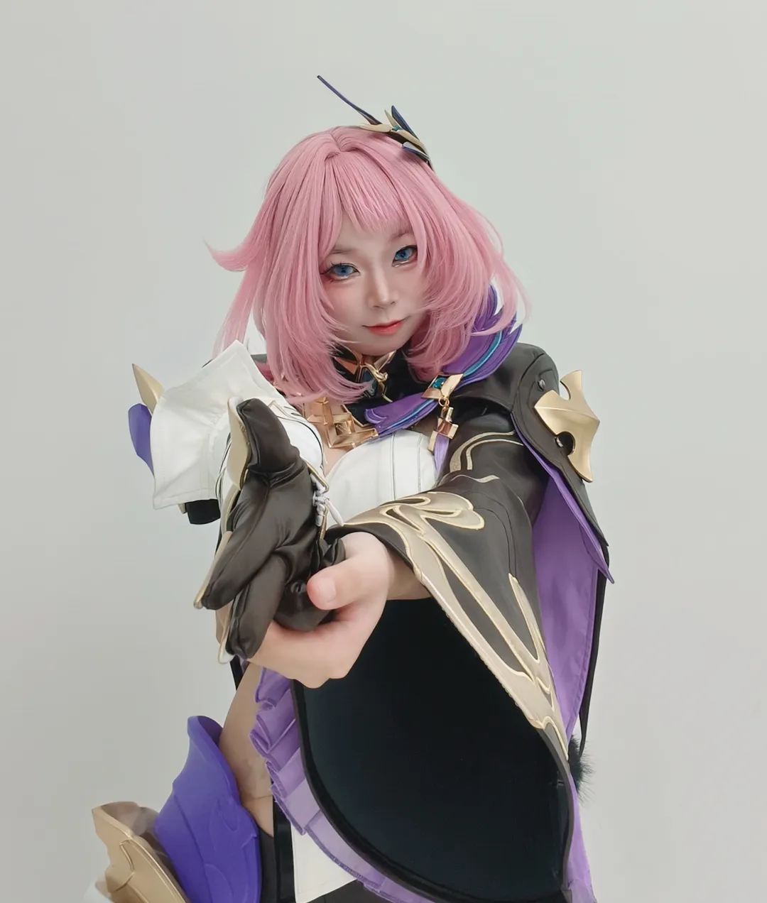 爱莉希雅cos, 崩坏3, 二次元cosplay, 粉发少女, cosplay摄影