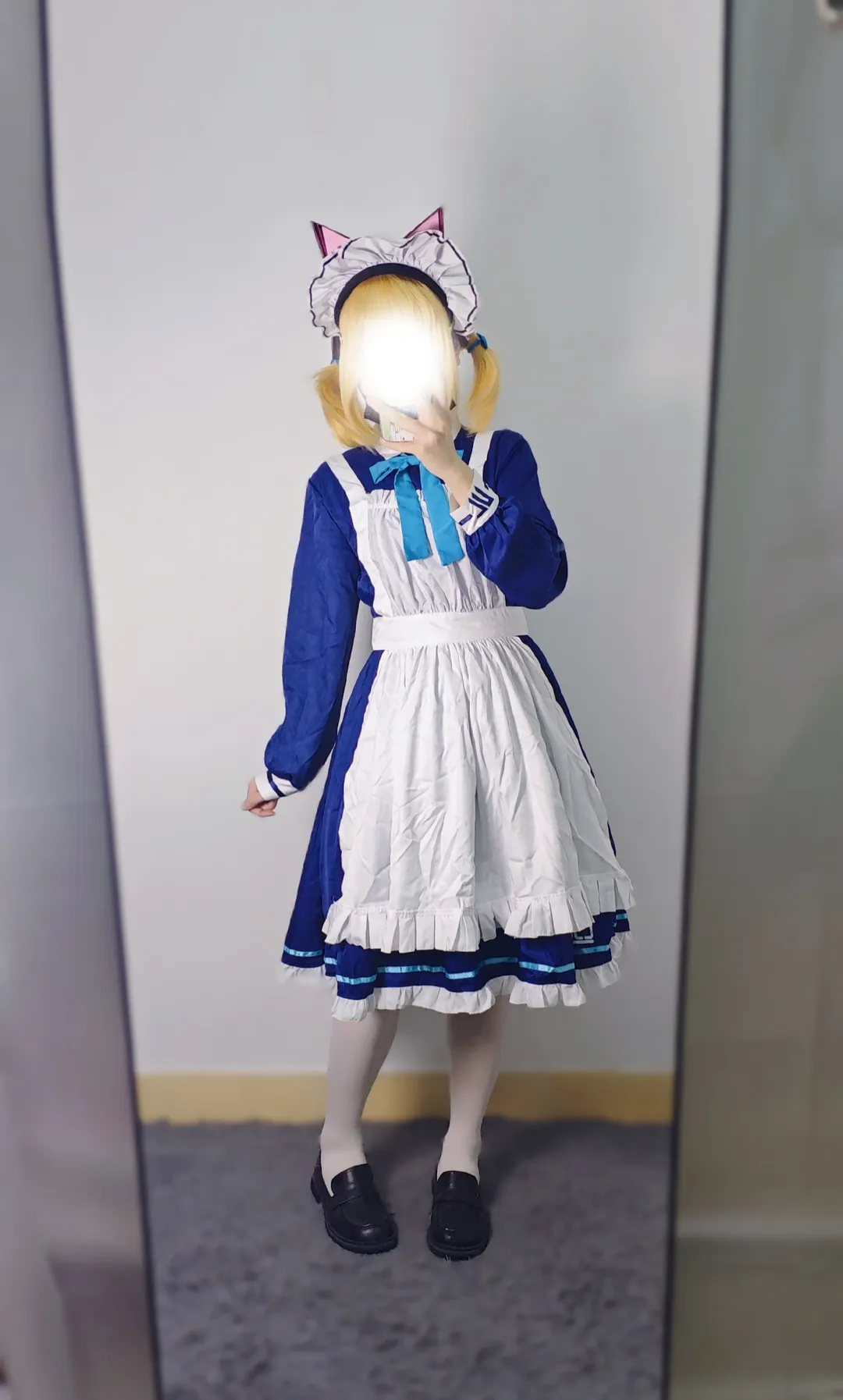 ブルーアーカイブ, 猫耳, メイド服, 白ストッキング, 才羽モモイ コスプレ - 1枚目