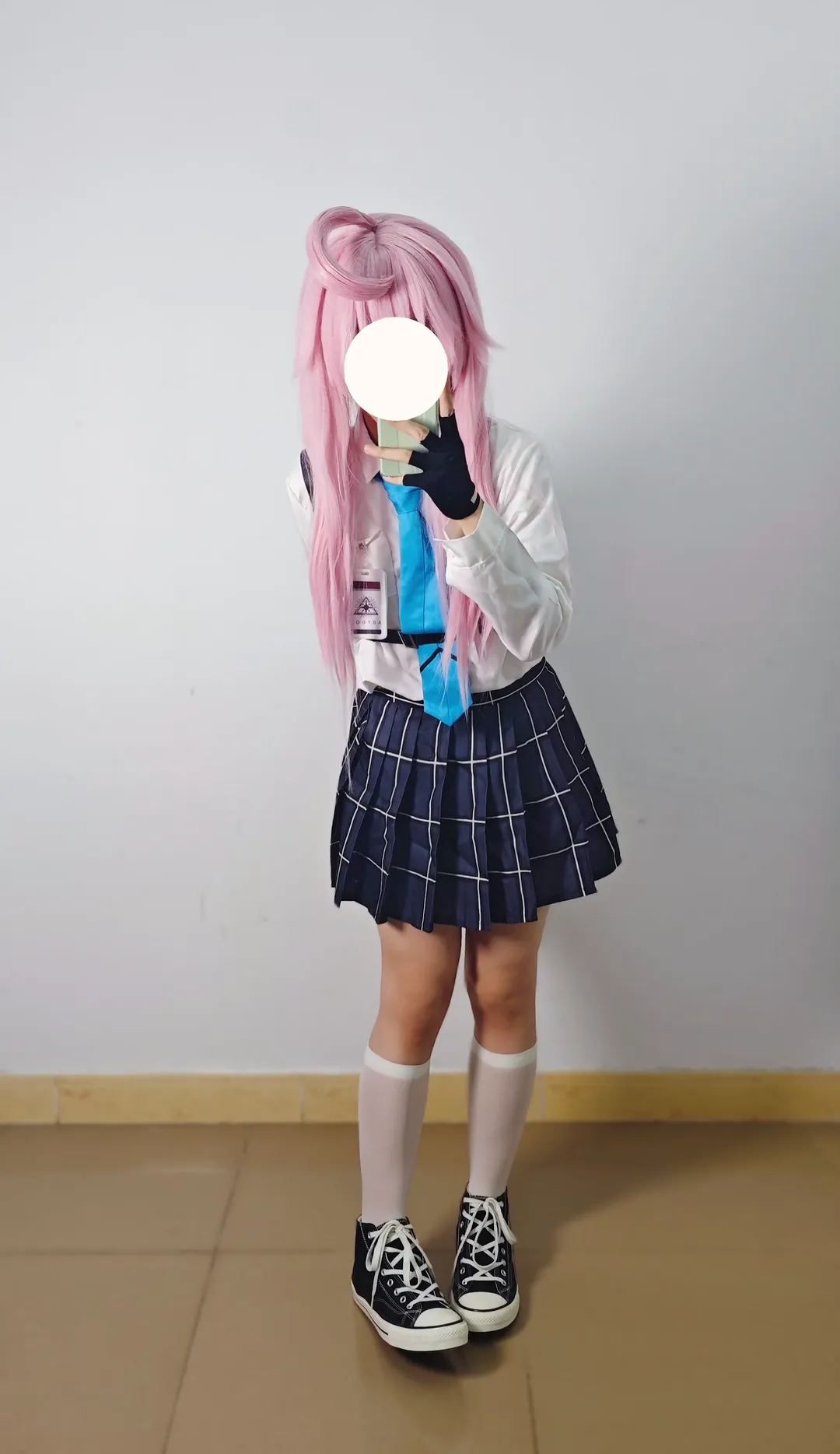 蔚蓝档案, 制服穿搭, 二次元拍照, 星野cos, 白丝黑鞋 - 第1张