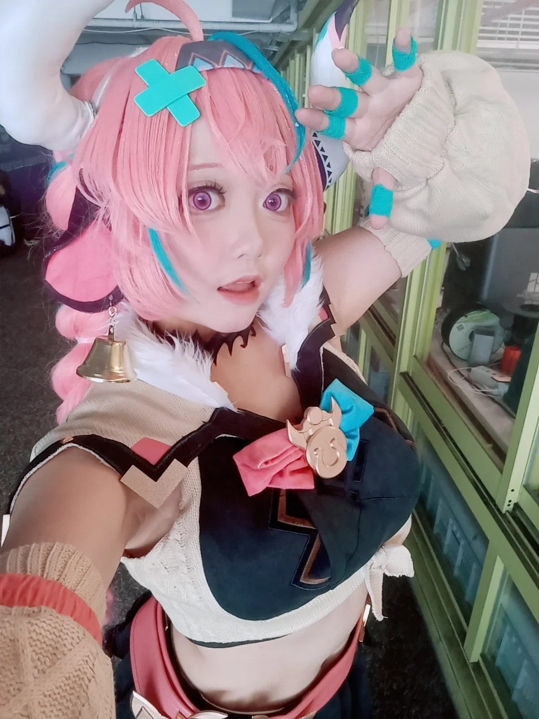 原神, 瓦蕾莎cos, 粉色双马尾, 兽角, 漫展自拍 - 第3张