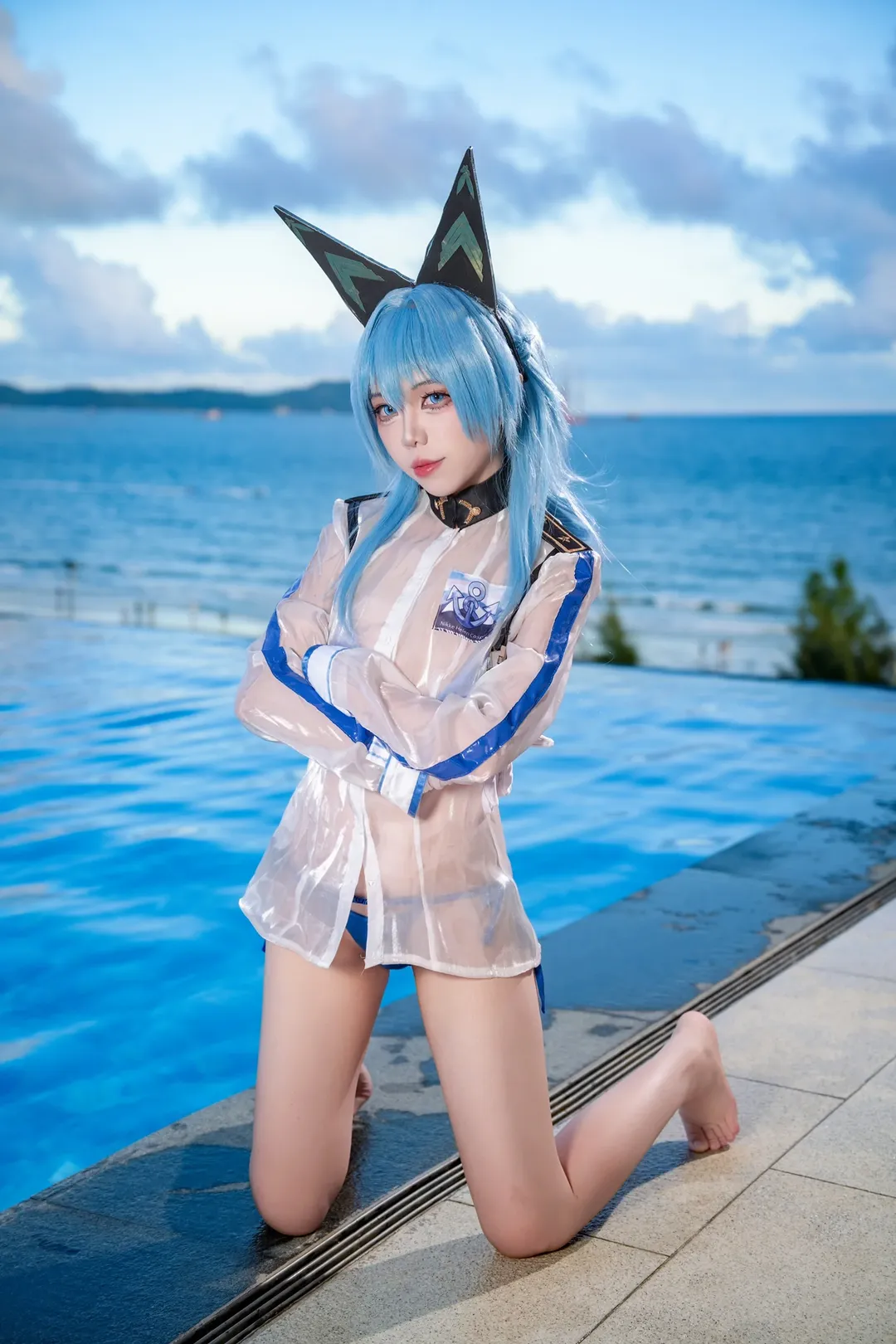 海辺のコスプレ, 水着撮影, 勝利の女神：NIKKE, ヘルム コスプレ, イベント仲間 - 1枚目