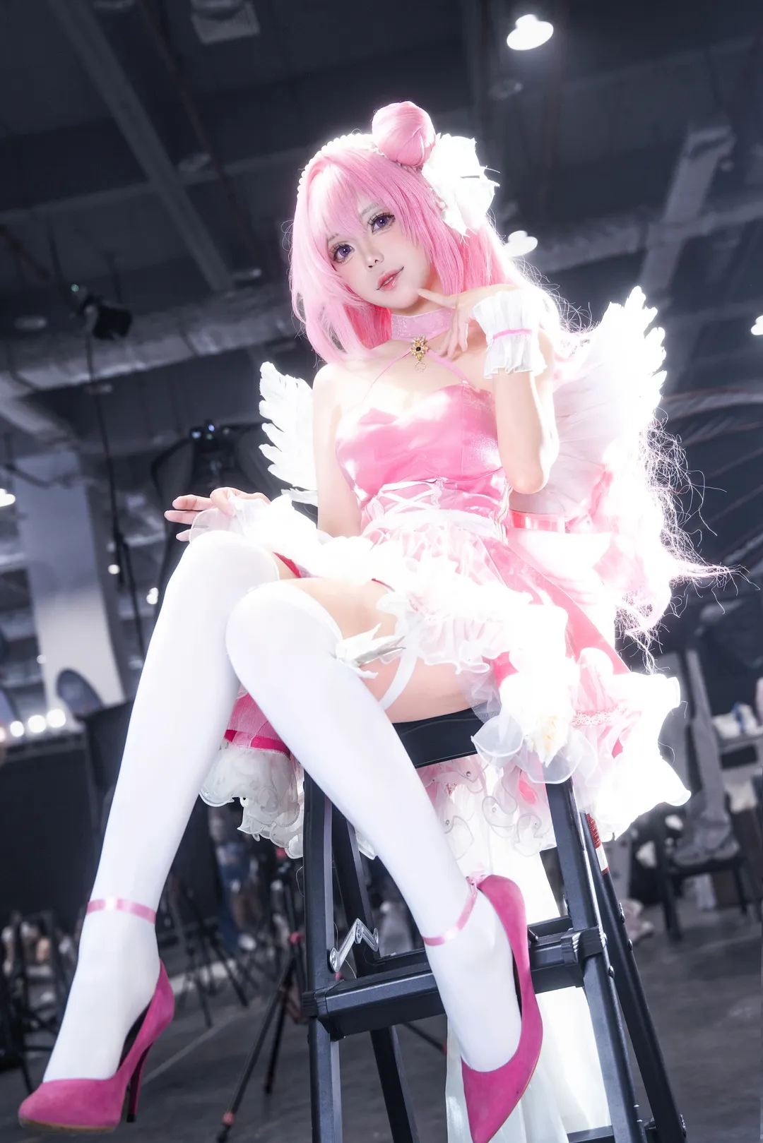 勝利の女神：NIKKE, ドロシーコスプレ, ピンク髪コスプレ, 白タイツ コスプレ, ハーフアニバーサリー - 1枚目