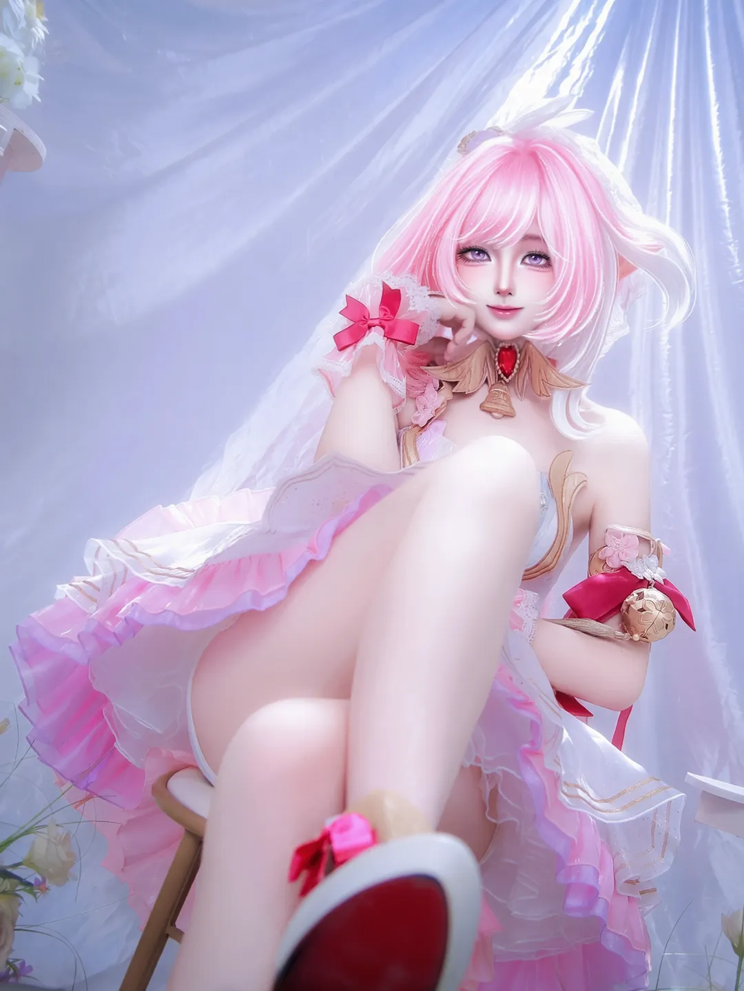 爱莉希雅cos, 崩坏三, 二次元cosplay, 粉发精灵, 花之巡礼