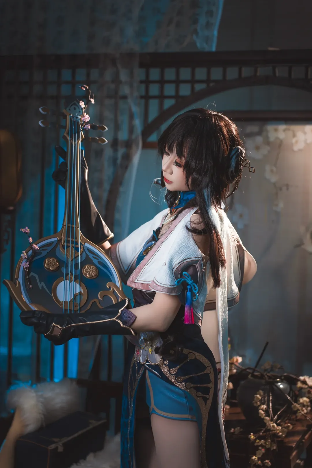 Ruan Mei cosplay, Cosplay photoshoot, Chinese-style photography, Ancient style photoshoot, Cosplay portraits