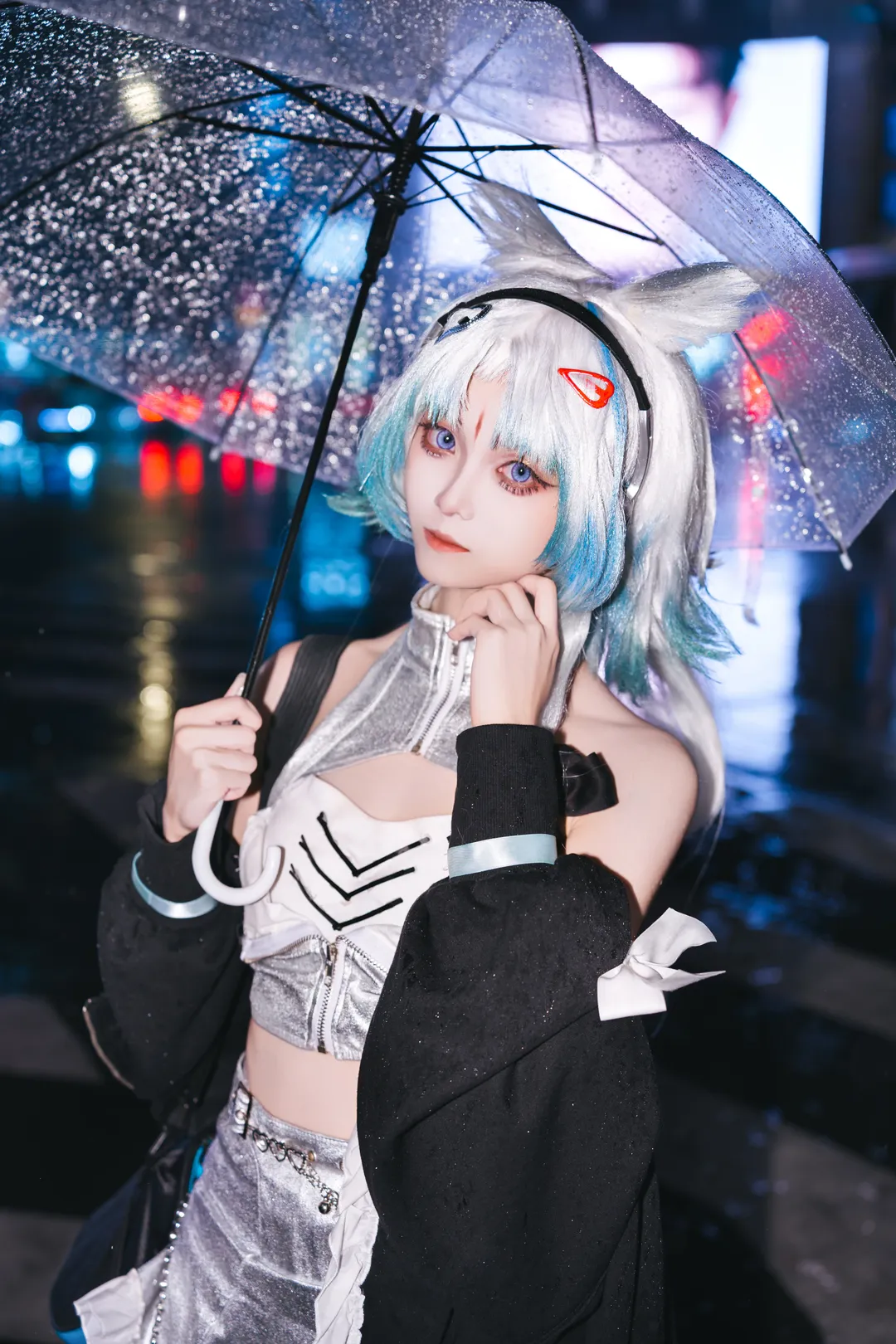 二次元cosplay, 终末地, 李织烟cos, 雨夜街拍, 直闪人像