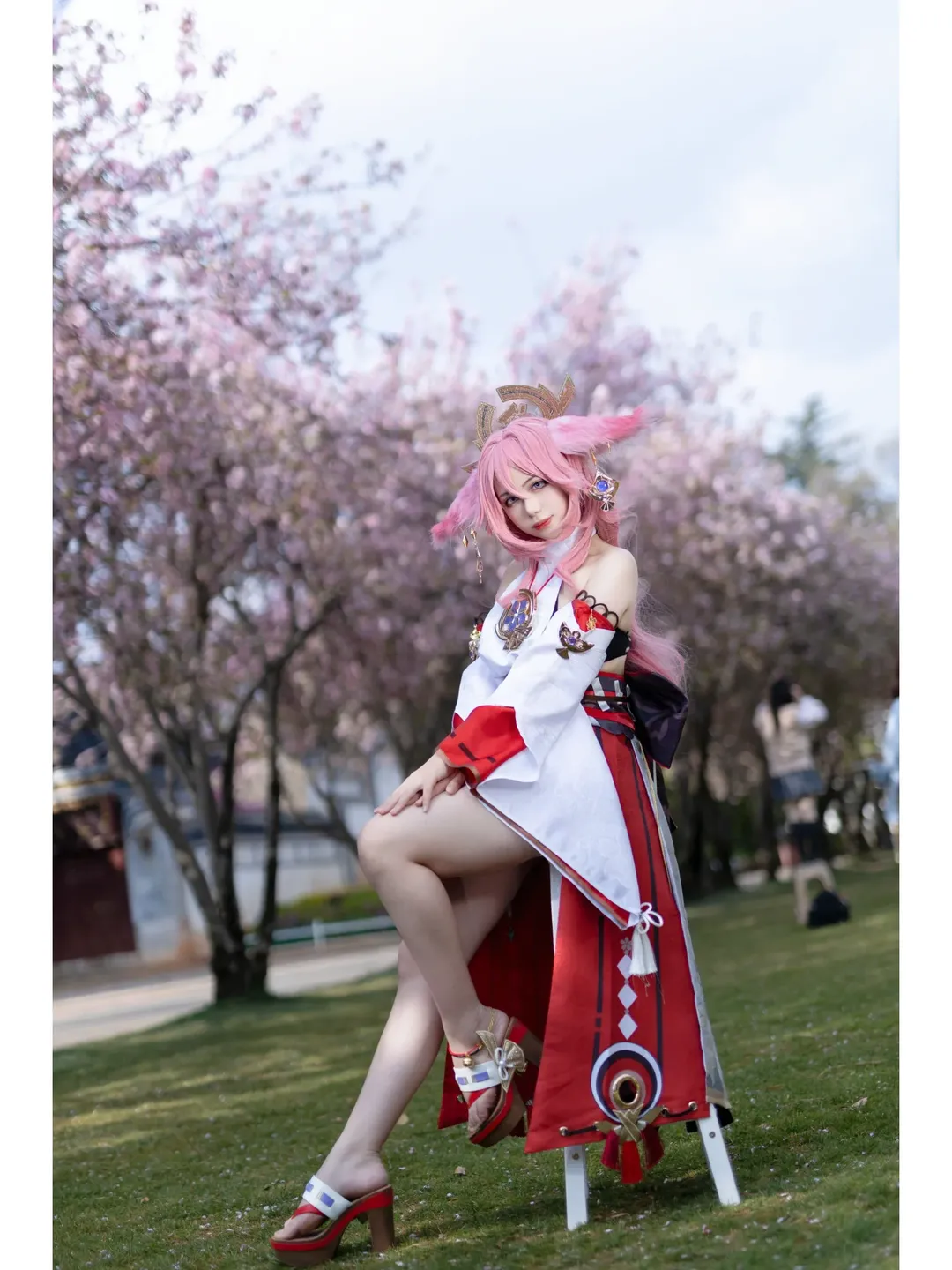 原神, Cosplay摄影, 八重神子cos, 二次元外景, 樱花写真 - 第2张