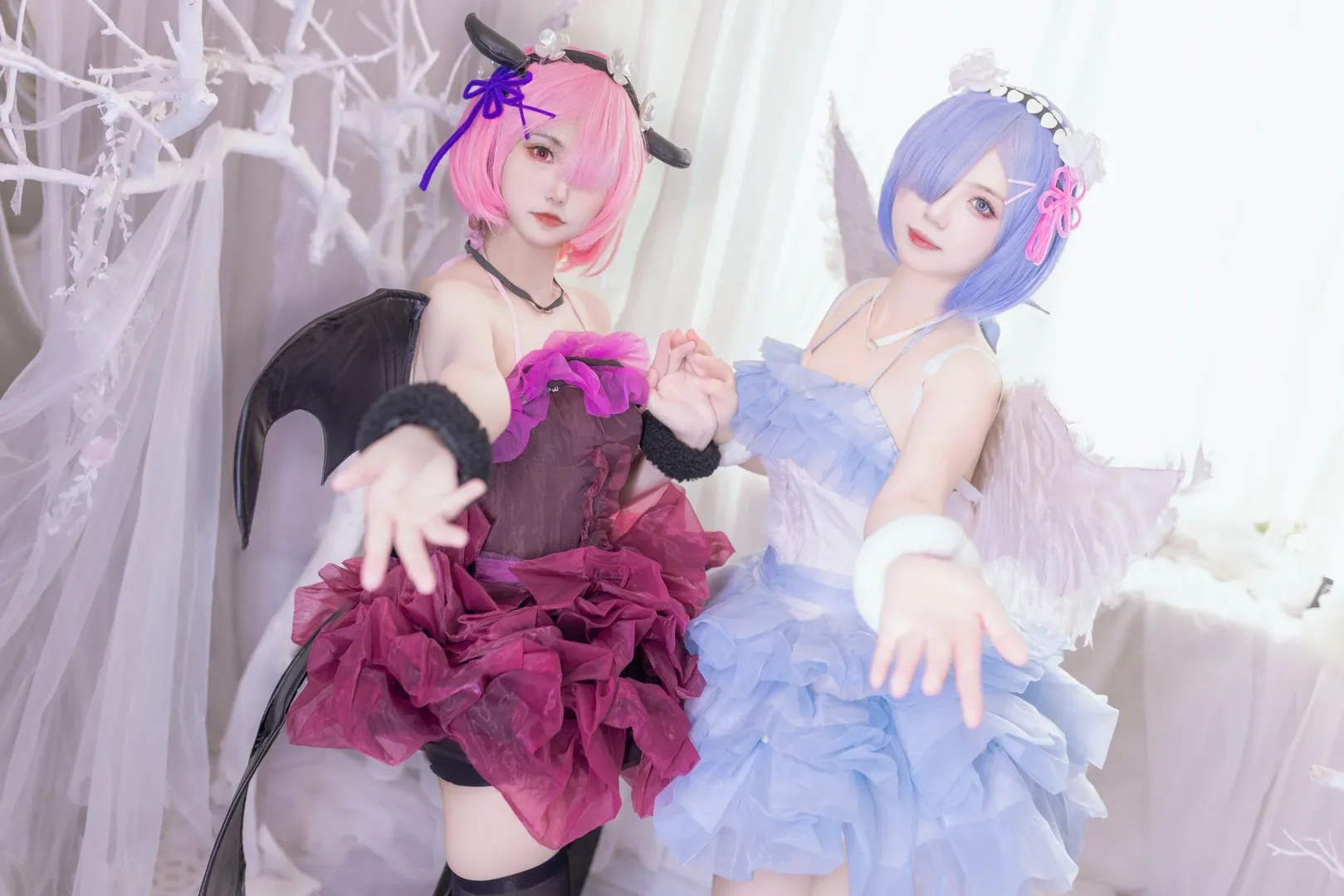 从零开始的异世界生活, 蕾姆cos, 拉姆cos, 双人cosplay, 黑丝白丝 - 第1张