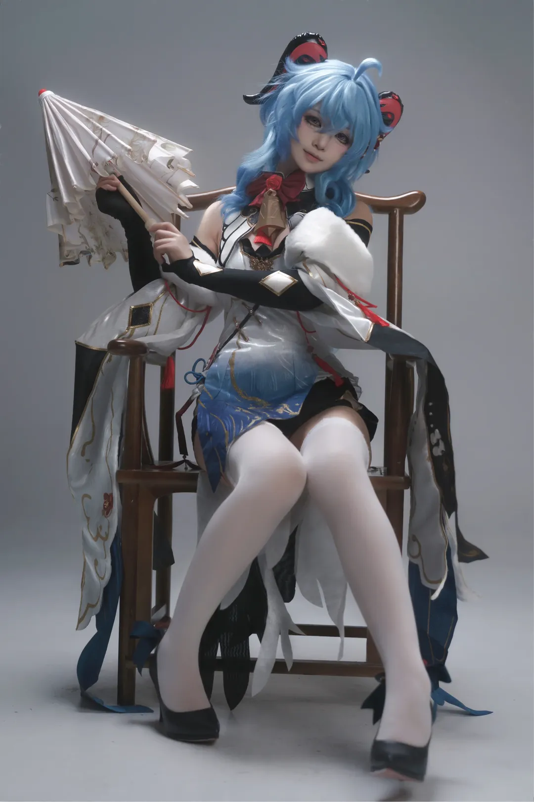 原神, 甘雨cos, 二次元人像攝影, 白色絲襪cosplay, 雪中紅梅主題