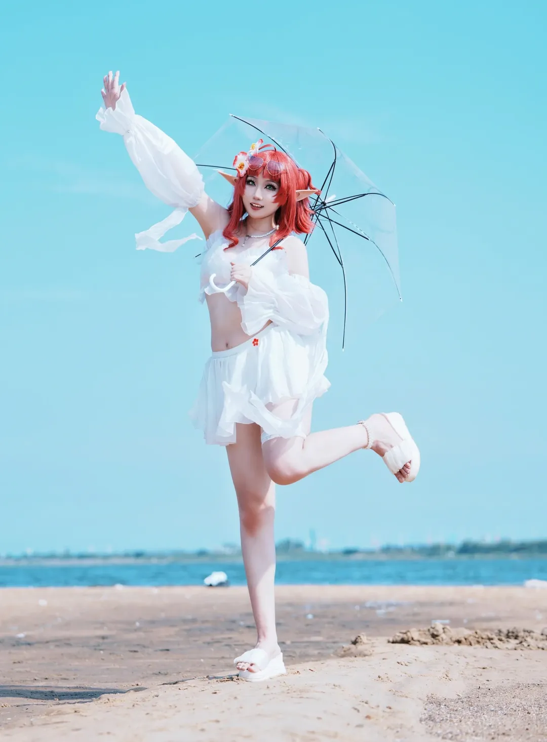 アークナイツ, エルフ耳, 海辺のコスプレ, テンニンカコスプレ, 白いチュールドレス
