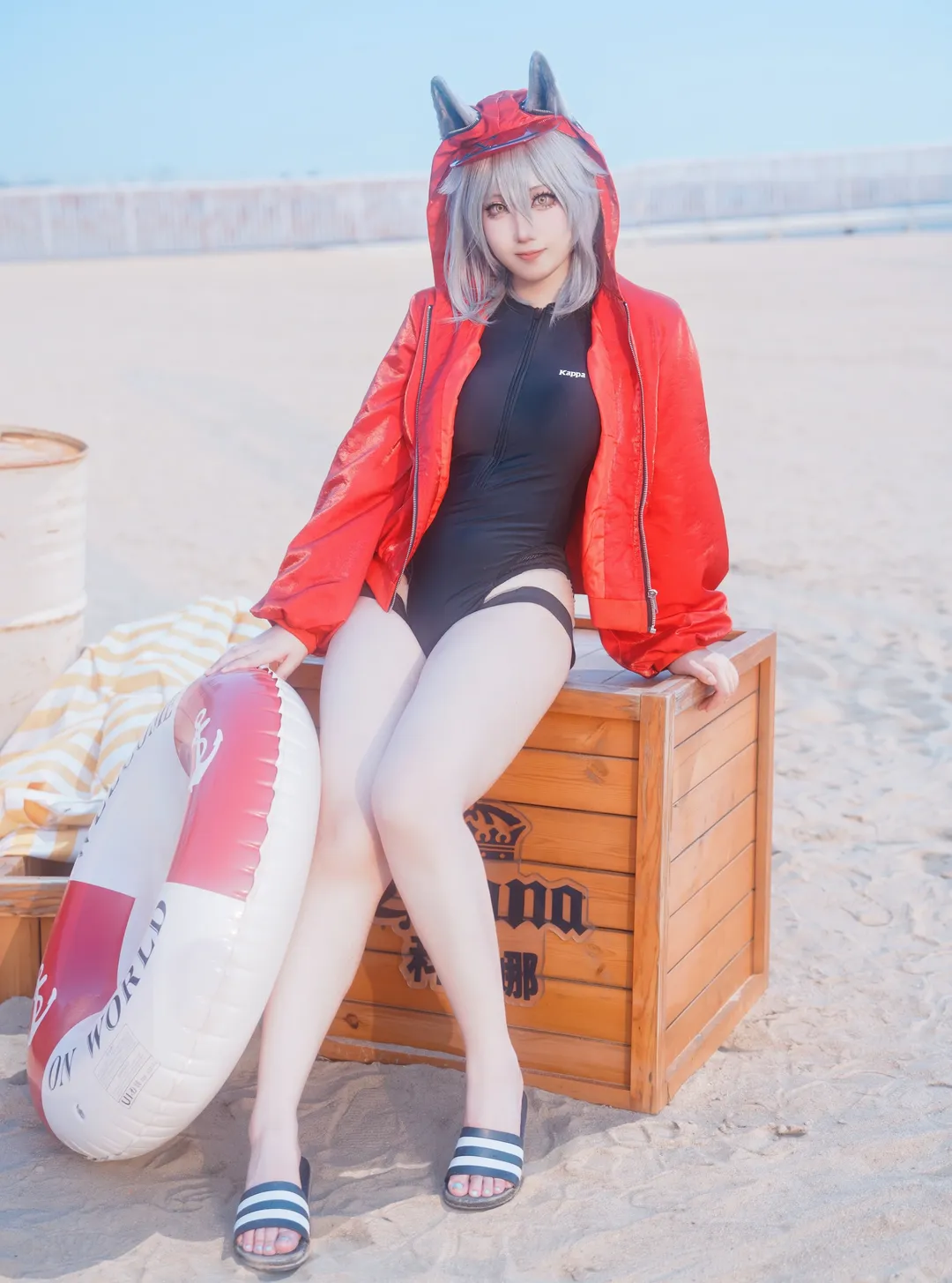 アークナイツ, コスプレ撮影, 二次元ファッション, レッド コスプレ, 水着カジュアル