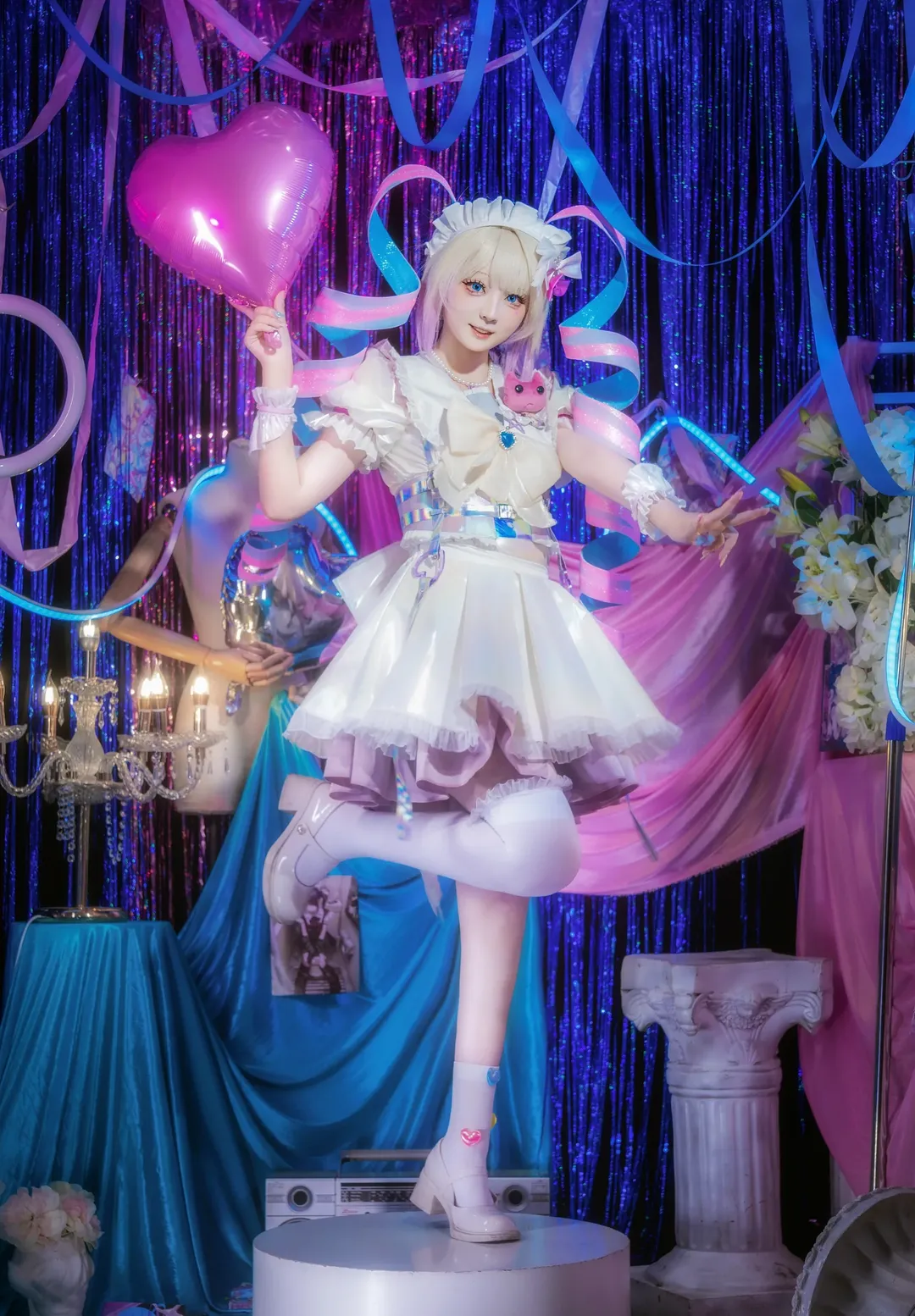 Cosplay, 超天酱cos, 白丝穿搭, 霓虹光影, 主播女孩重度依赖