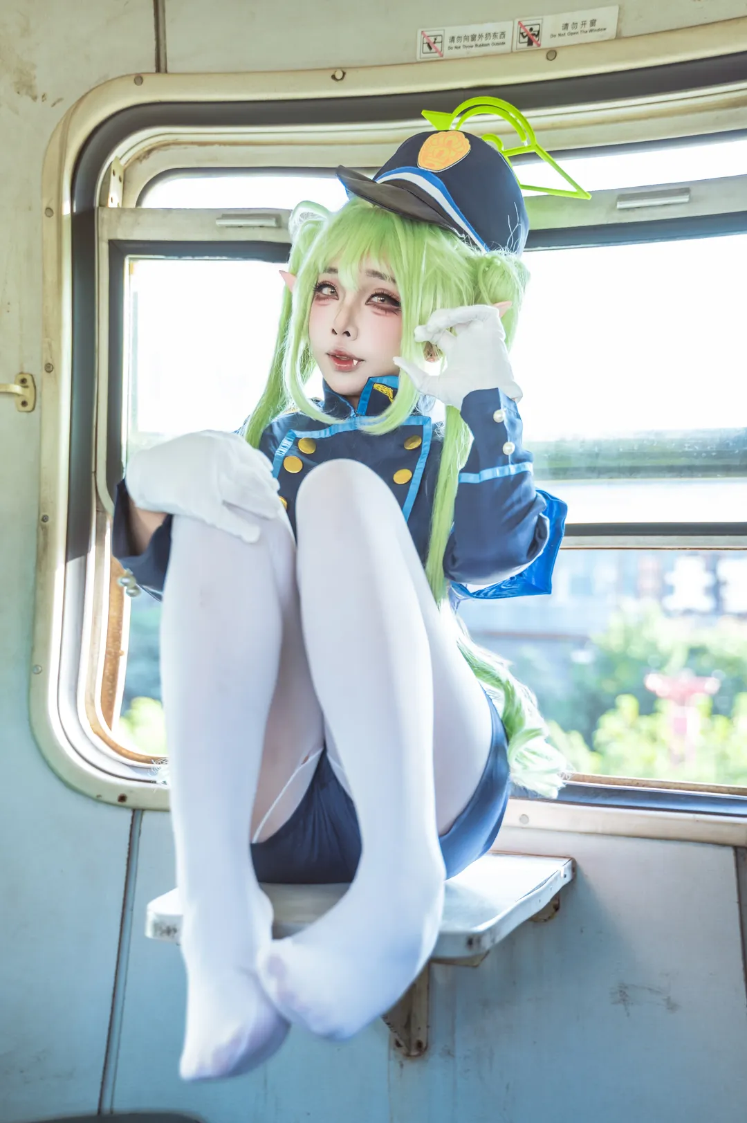 蔚蓝档案, 橘望cos, 白丝cosplay, 铁道部cos, 复古列车摄影 - 第3张