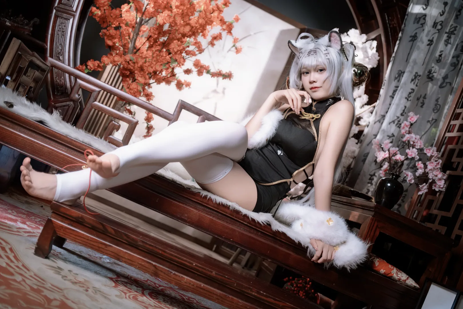 二次元cosplay, 白虎娘cos, 国风摄影, 兽耳装扮, 白丝过膝袜 - 第4张